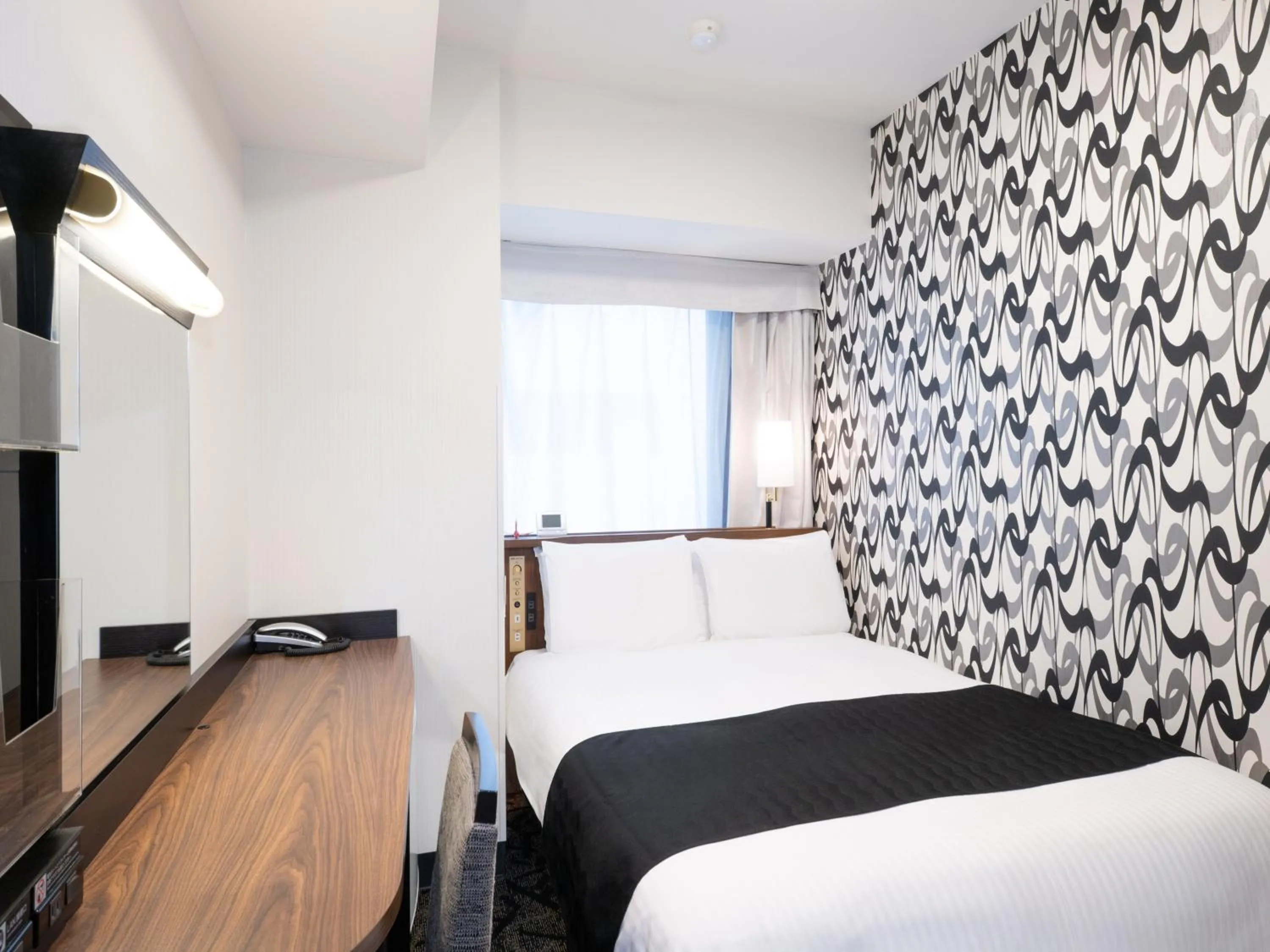 Photo of the whole room, Bed in APA Hotel Nihonbashi Hamacho Ekiminami