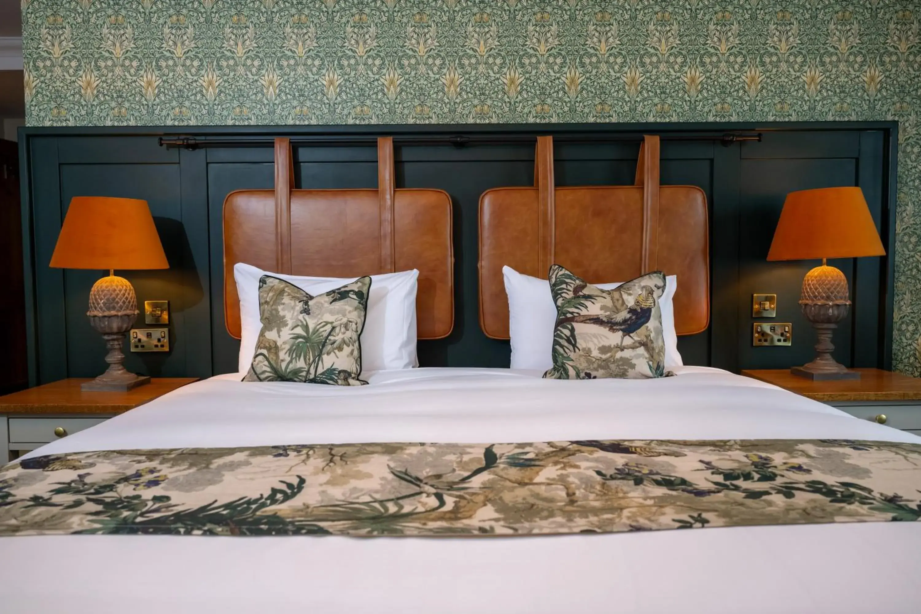 Deluxe Double Room (2 Adults + 1 Child) in Wheatsheaf Hotel by Chef & Brewer Collection Deluxe Double Room (2 Adults + 1 Child) in Wheatsheaf Hotel by Chef & Brewer Collection