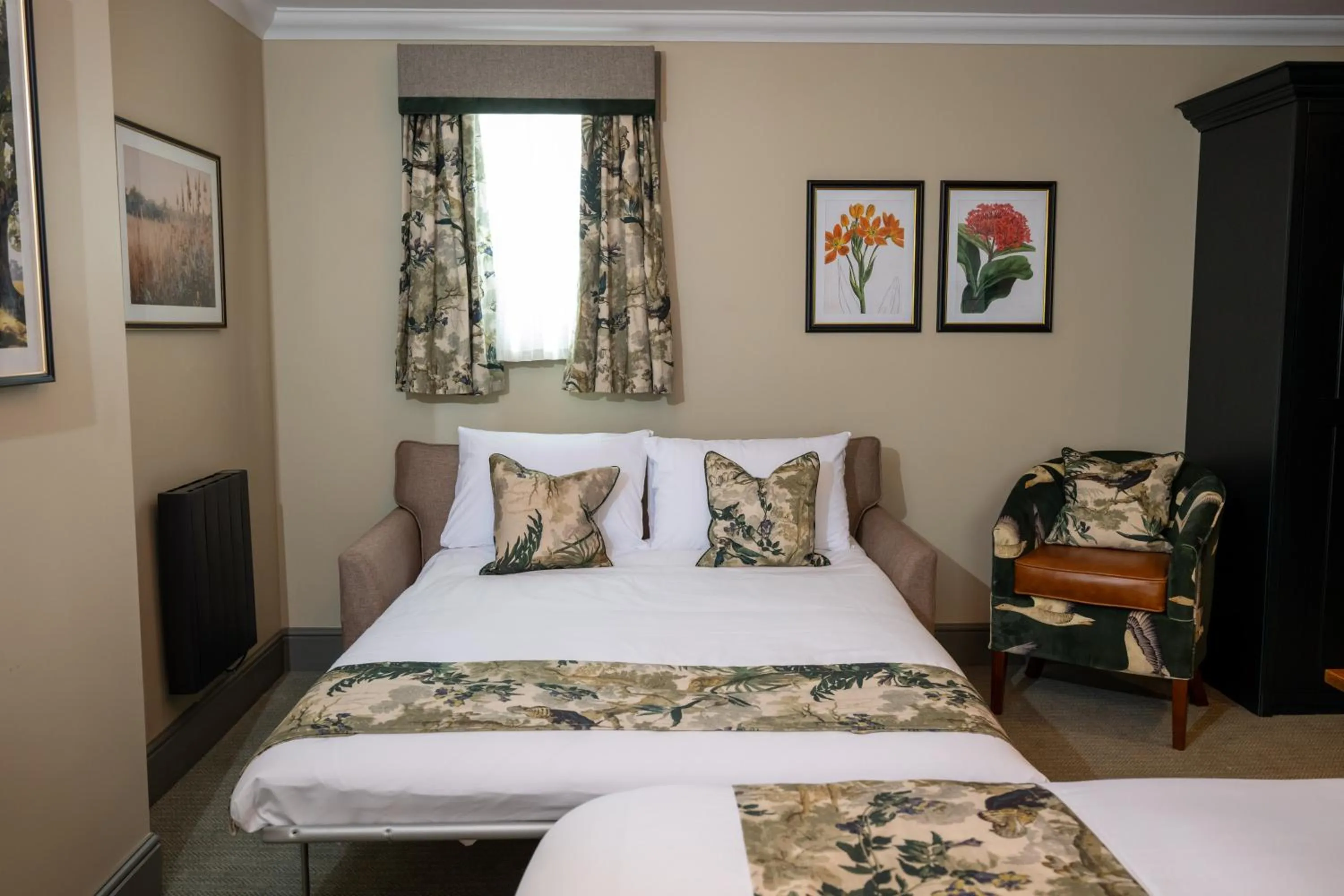 Bedroom, Bed in Wheatsheaf Hotel by Chef & Brewer Collection