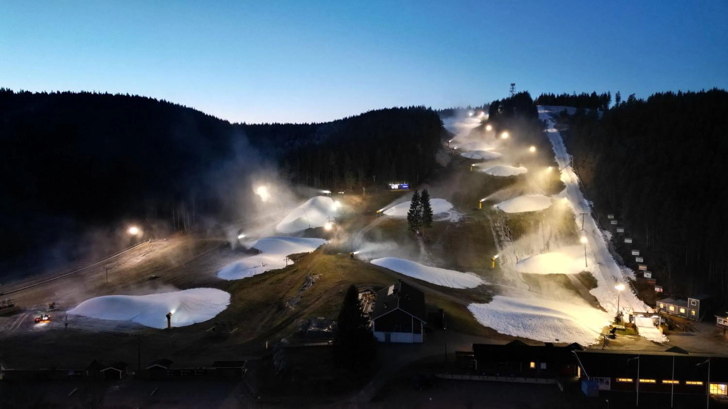 Skiing in Hotell Lassalyckan