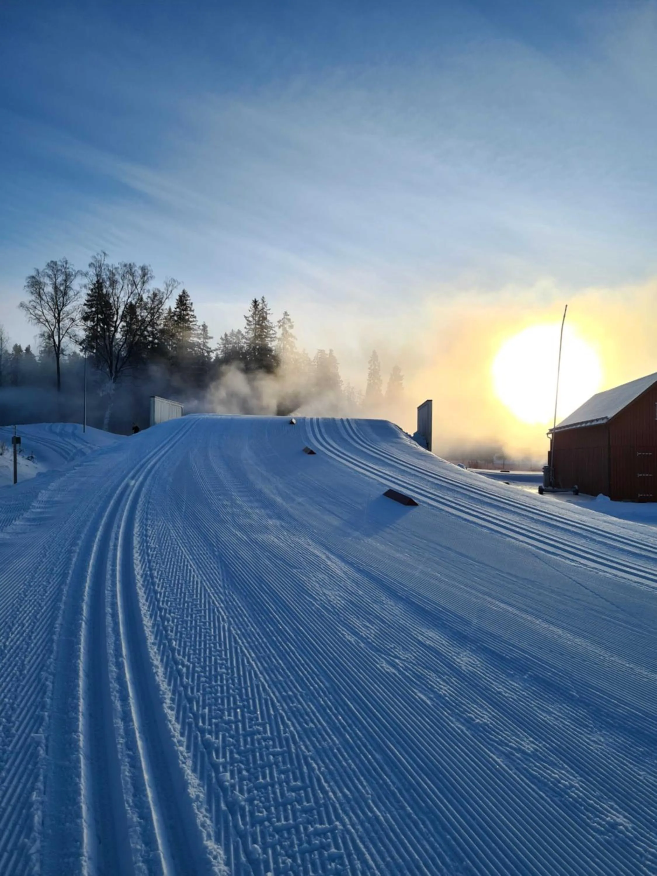 Skiing in Hotell Lassalyckan