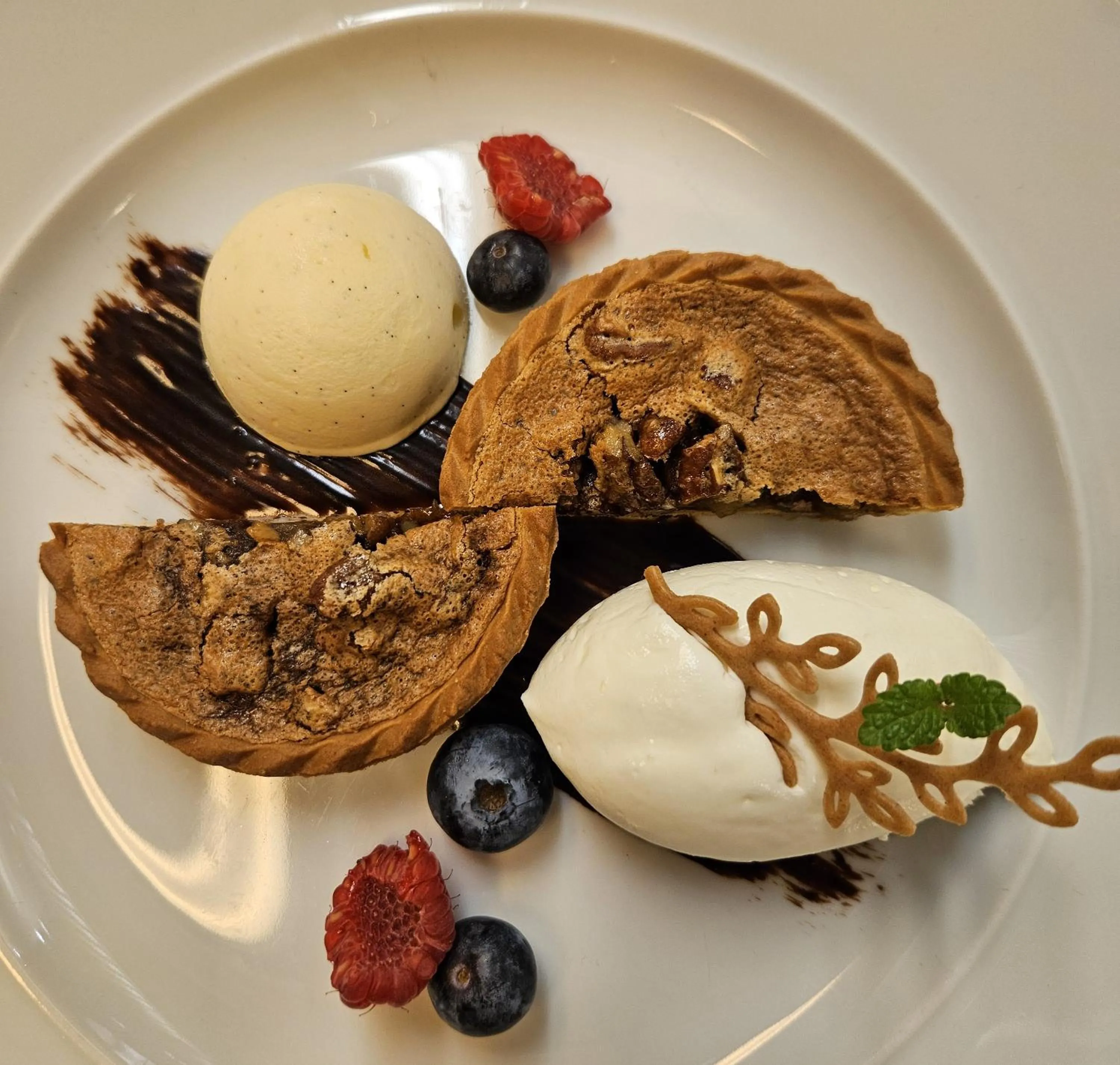 Restaurant/places to eat in Hotell Lassalyckan