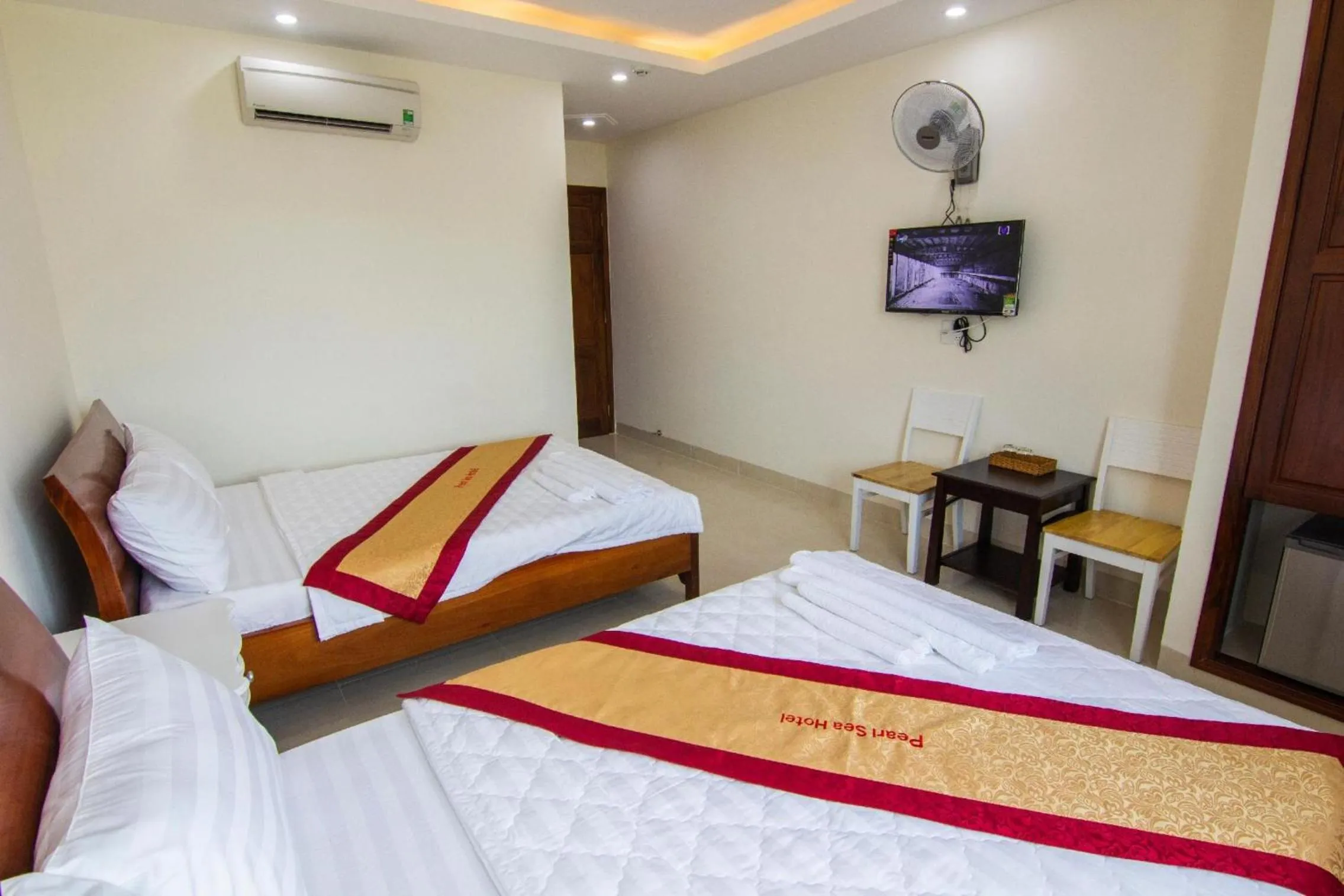 Photo of the whole room, Bed in Biển Ngọc Hotel