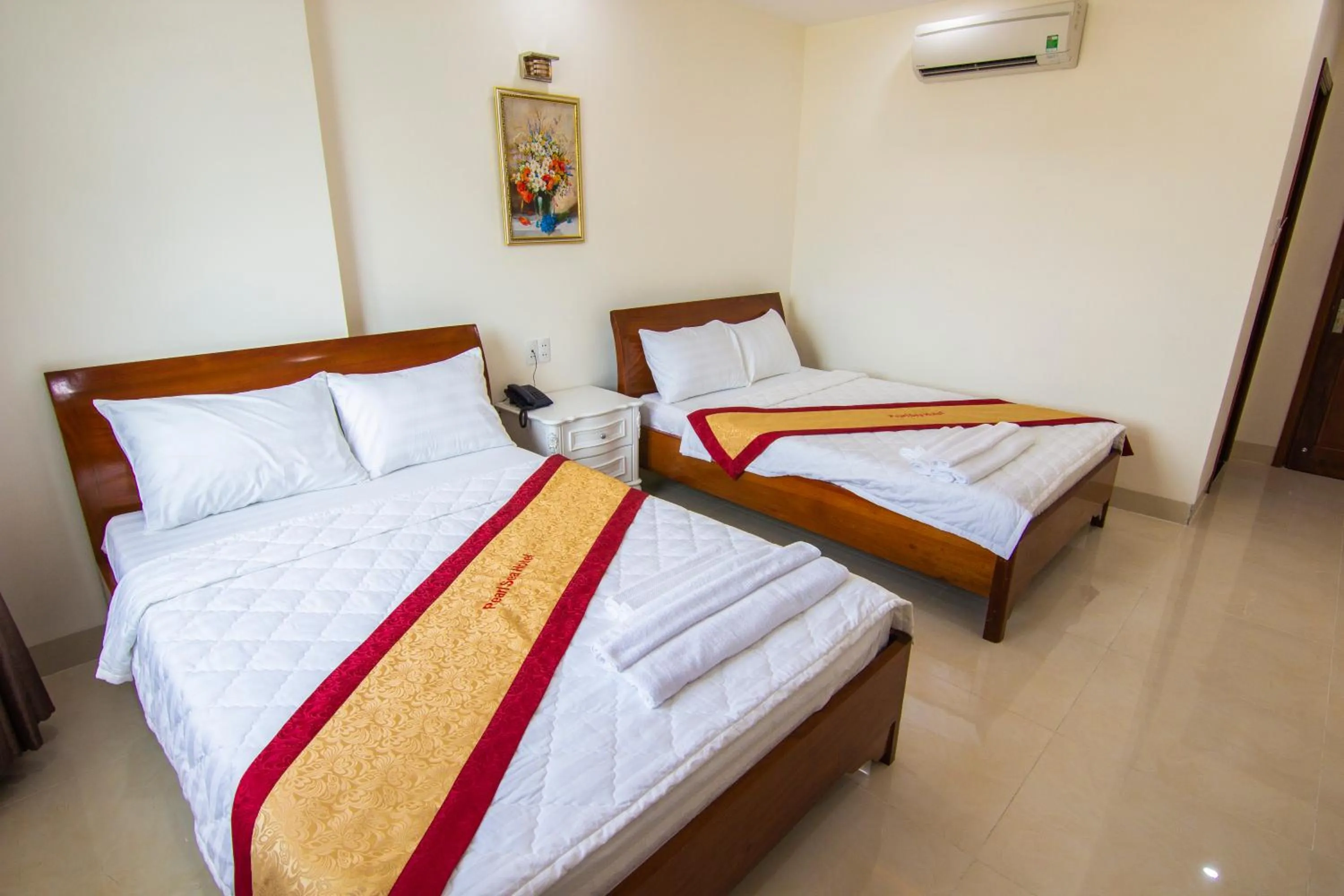 Bedroom, Bed in Biển Ngọc Hotel