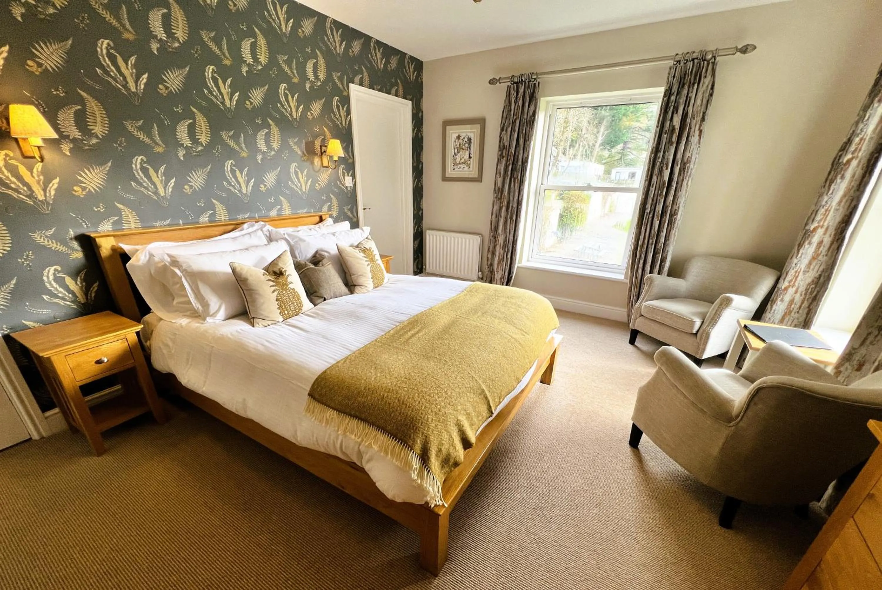 Bedroom, Bed in Ravenstone Lodge Country House Hotel