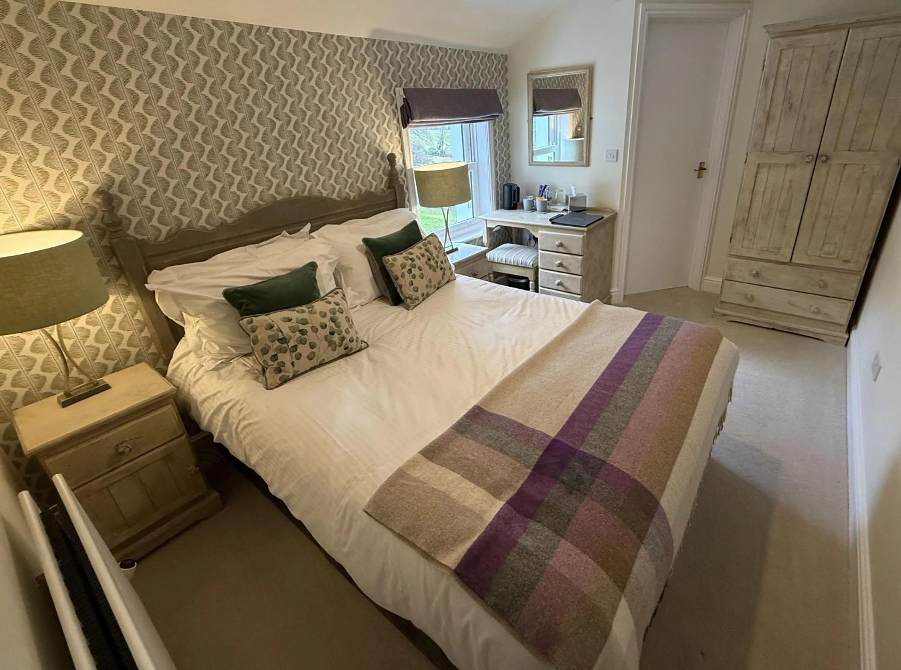 Bedroom, Bed in Ravenstone Lodge Country House Hotel