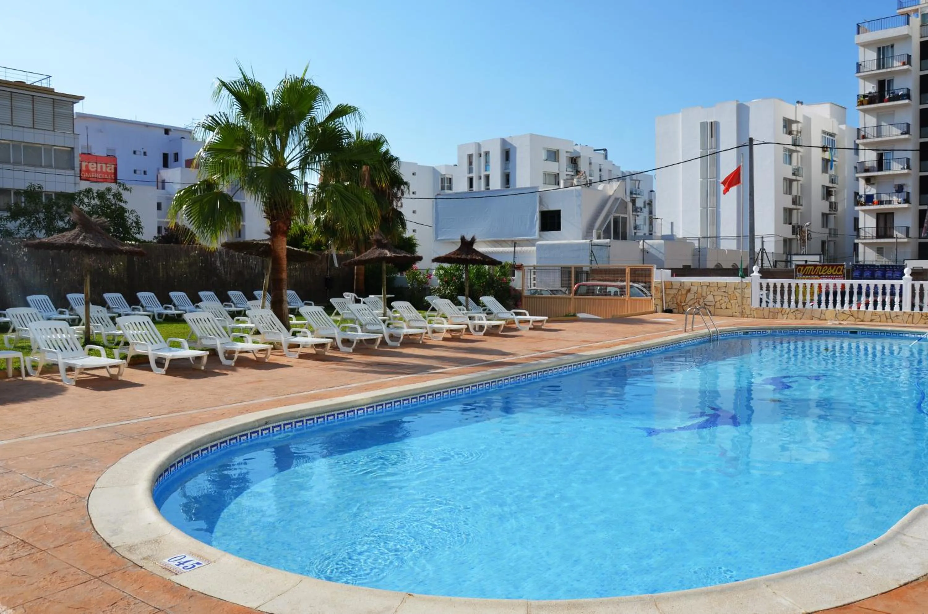 Swimming pool in Hotel Apartamentos Vibra Central City - Adults only