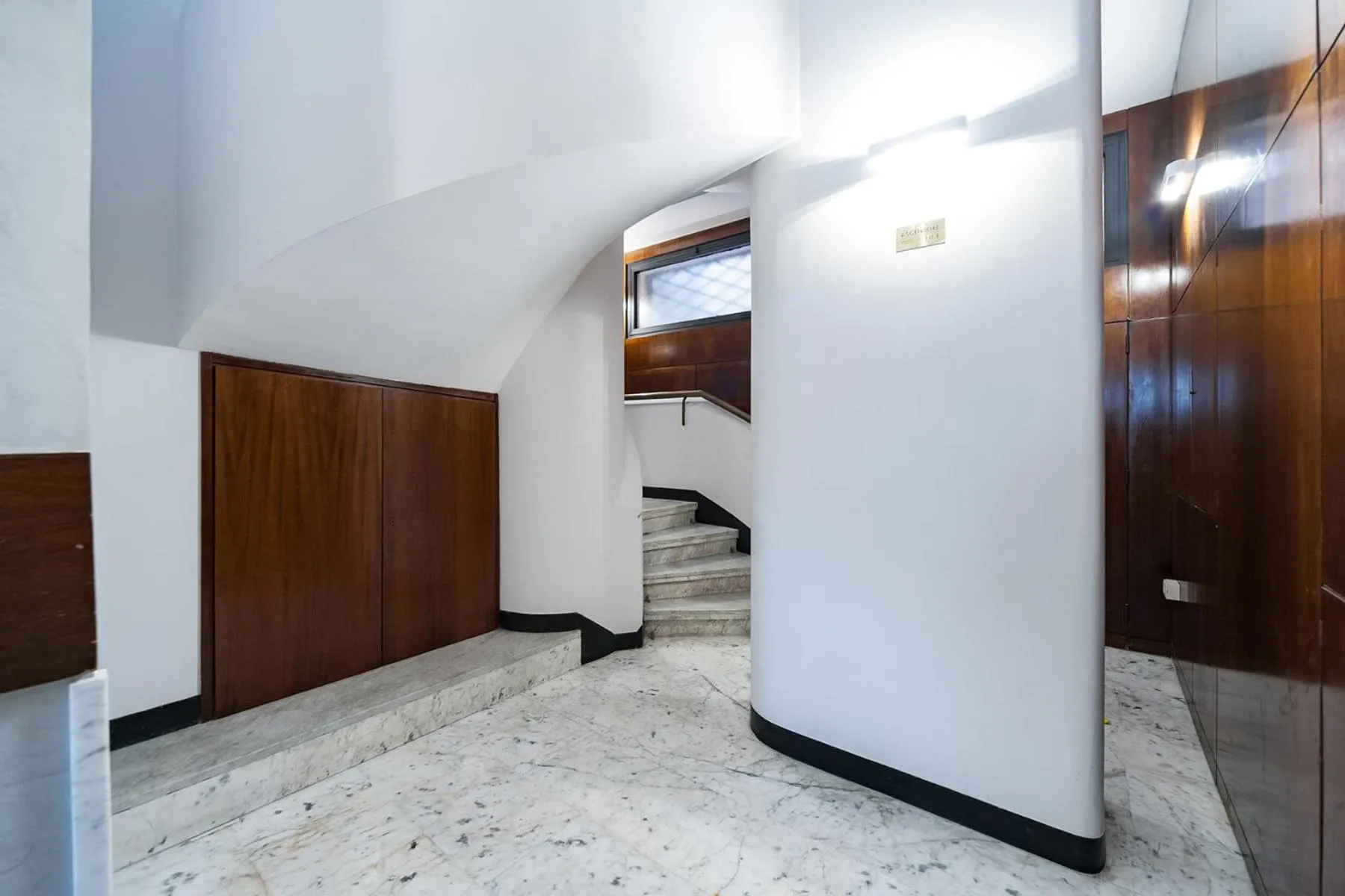 Facade/entrance, Bed in La Dolce Vita Barberini