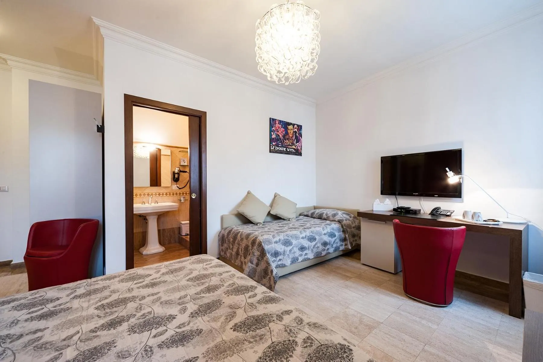 Bed in La Dolce Vita Barberini