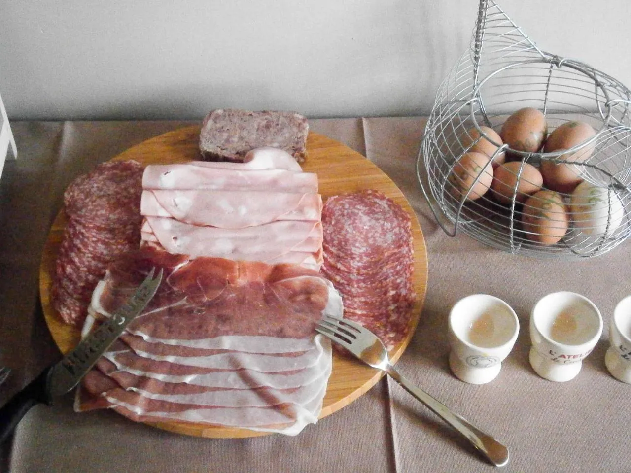 Breakfast in Le Charhido