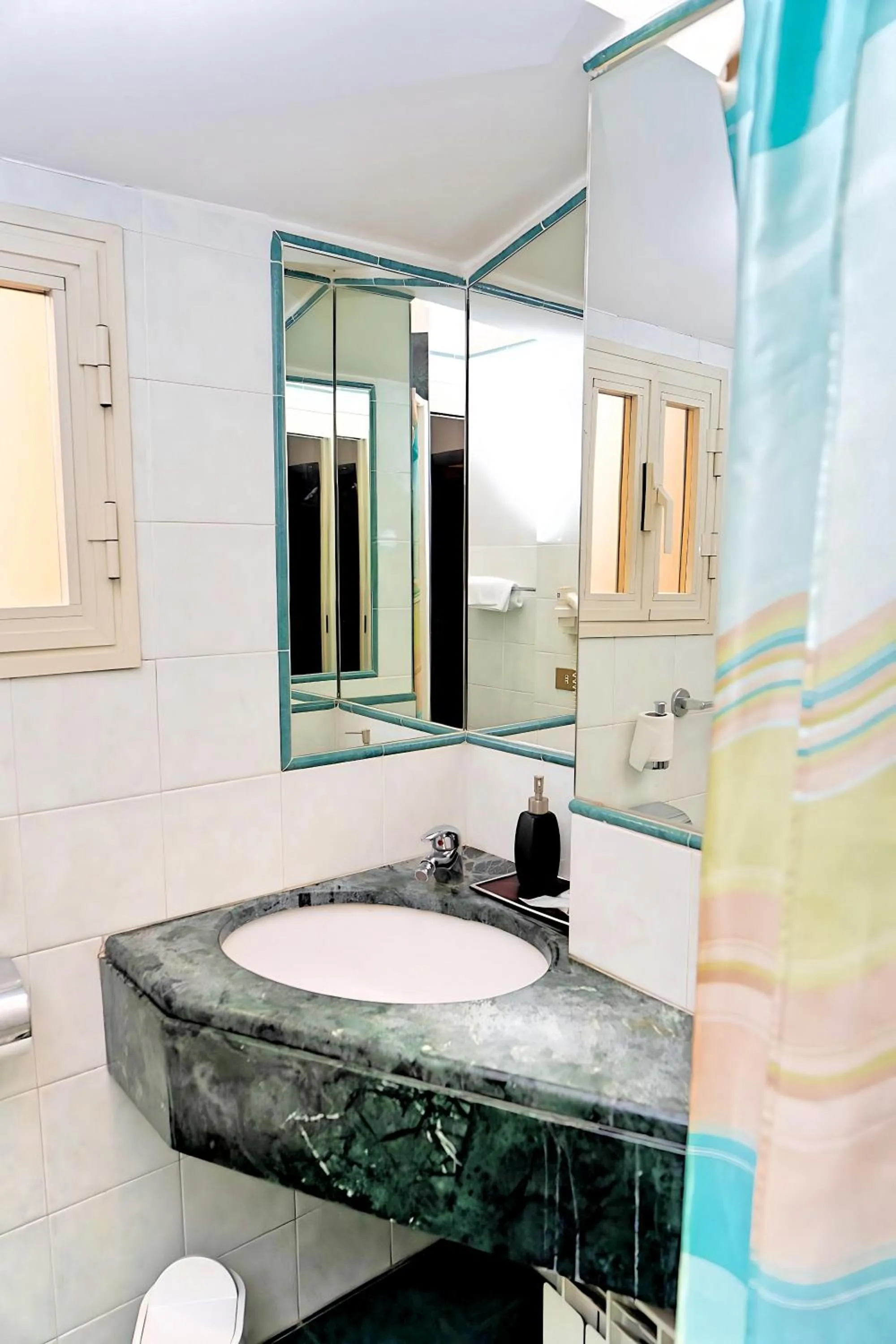 Bathroom in Hotel Cervia