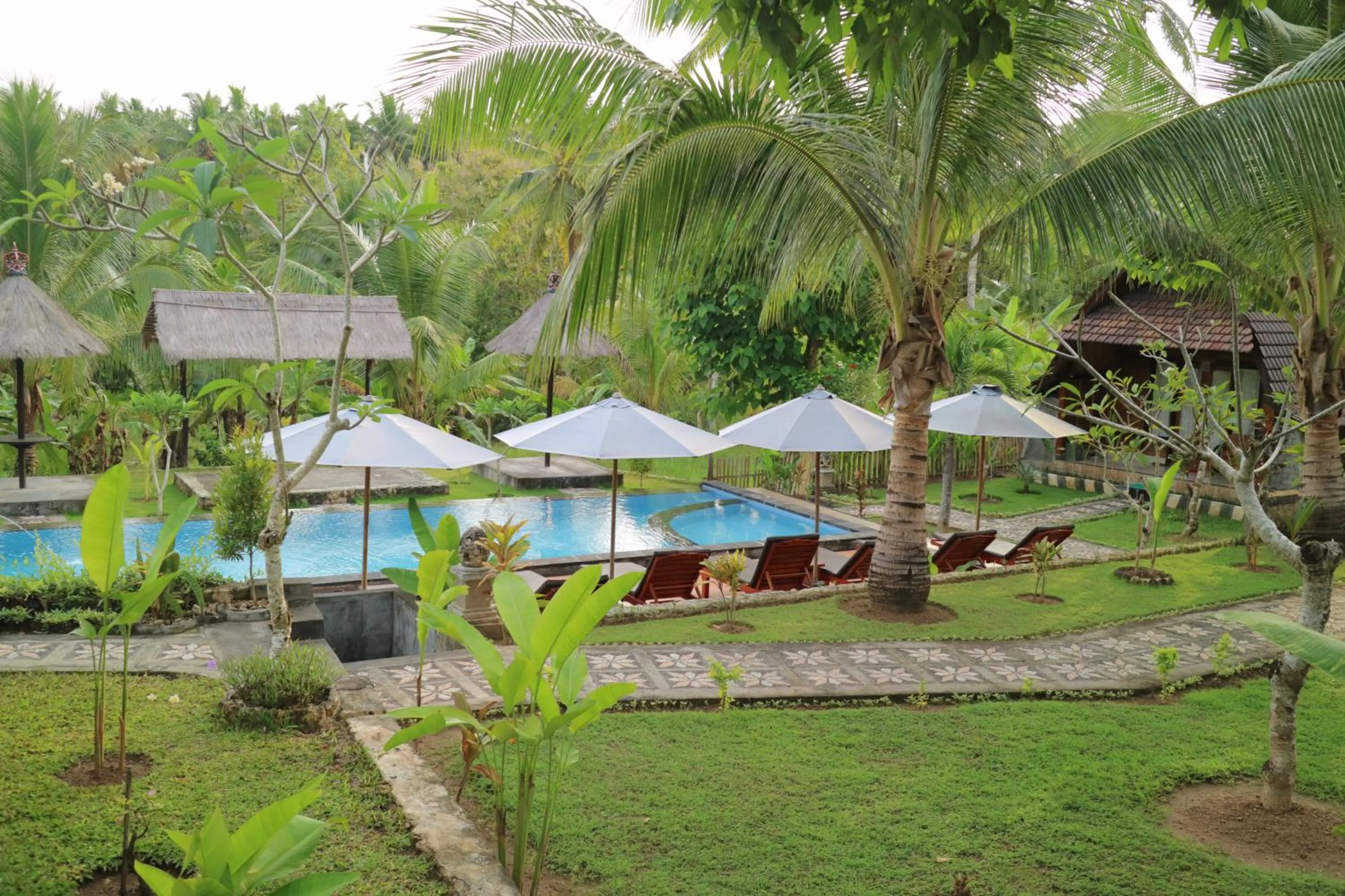 Swimming pool in Mamaras Guest House