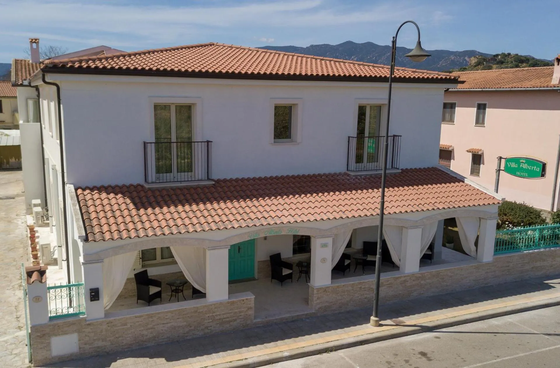 Facade/entrance in Villa Alberta Hotel
