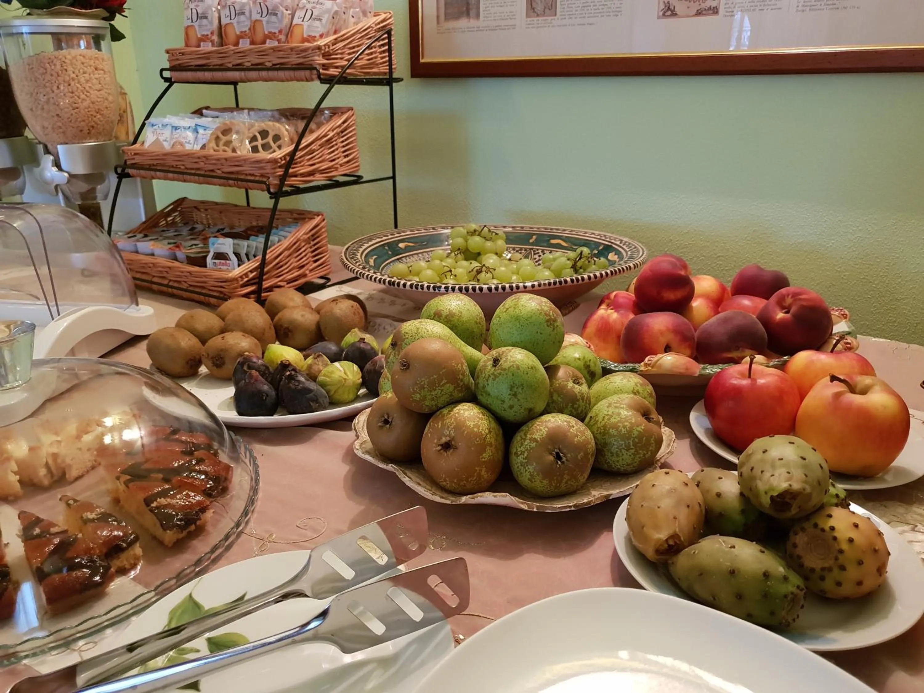 Breakfast in Villa Alberta Hotel