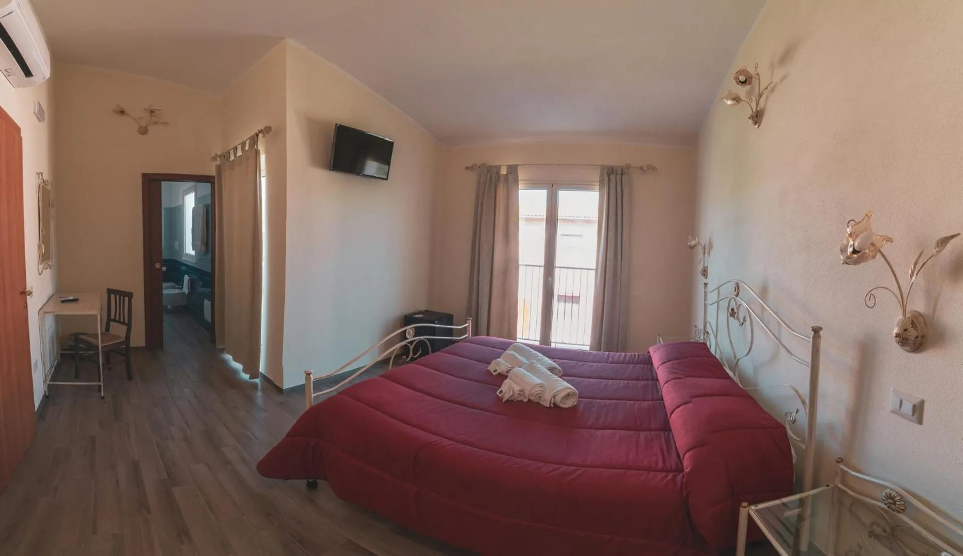 Bed in Villa Alberta Hotel