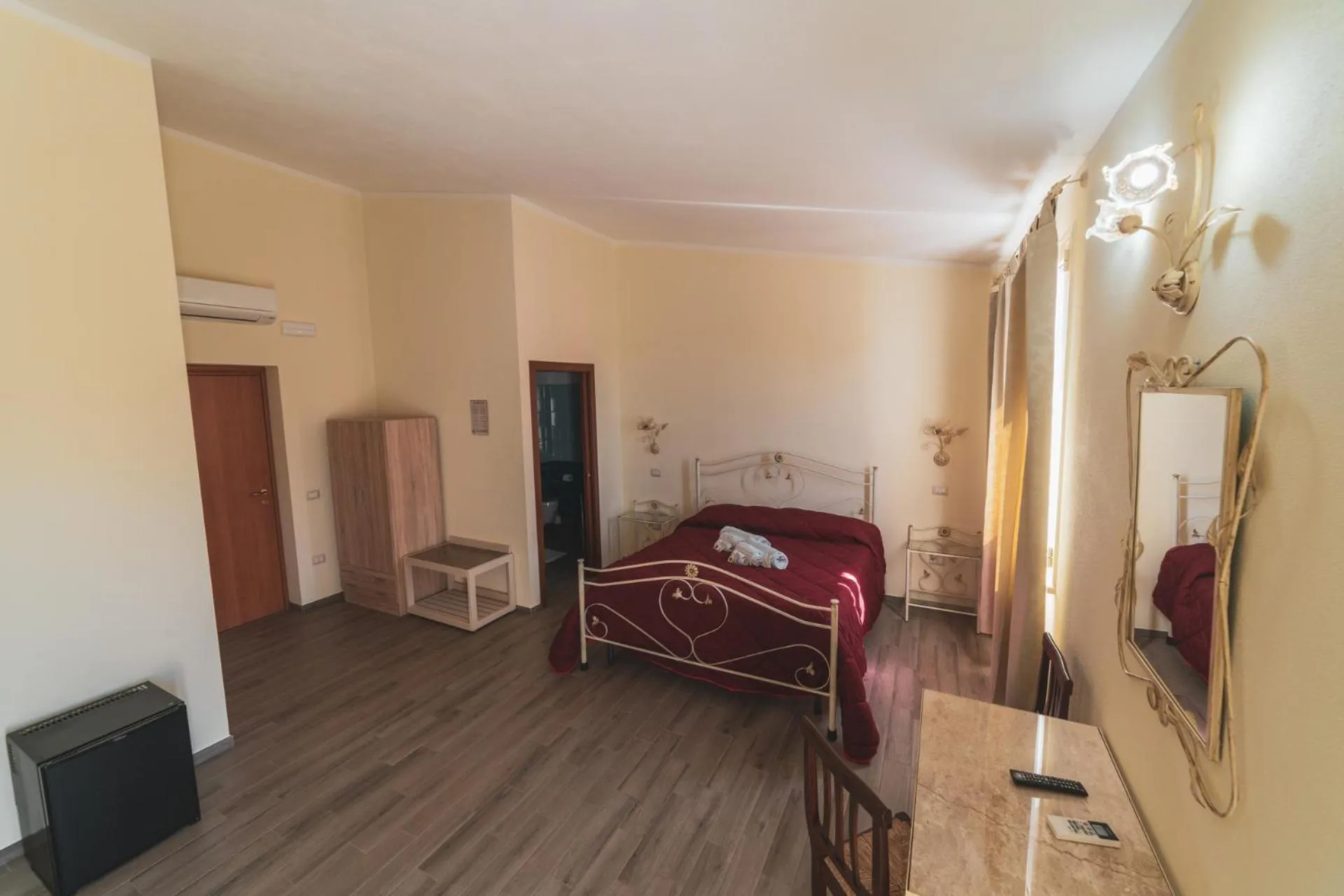 Bed in Villa Alberta Hotel