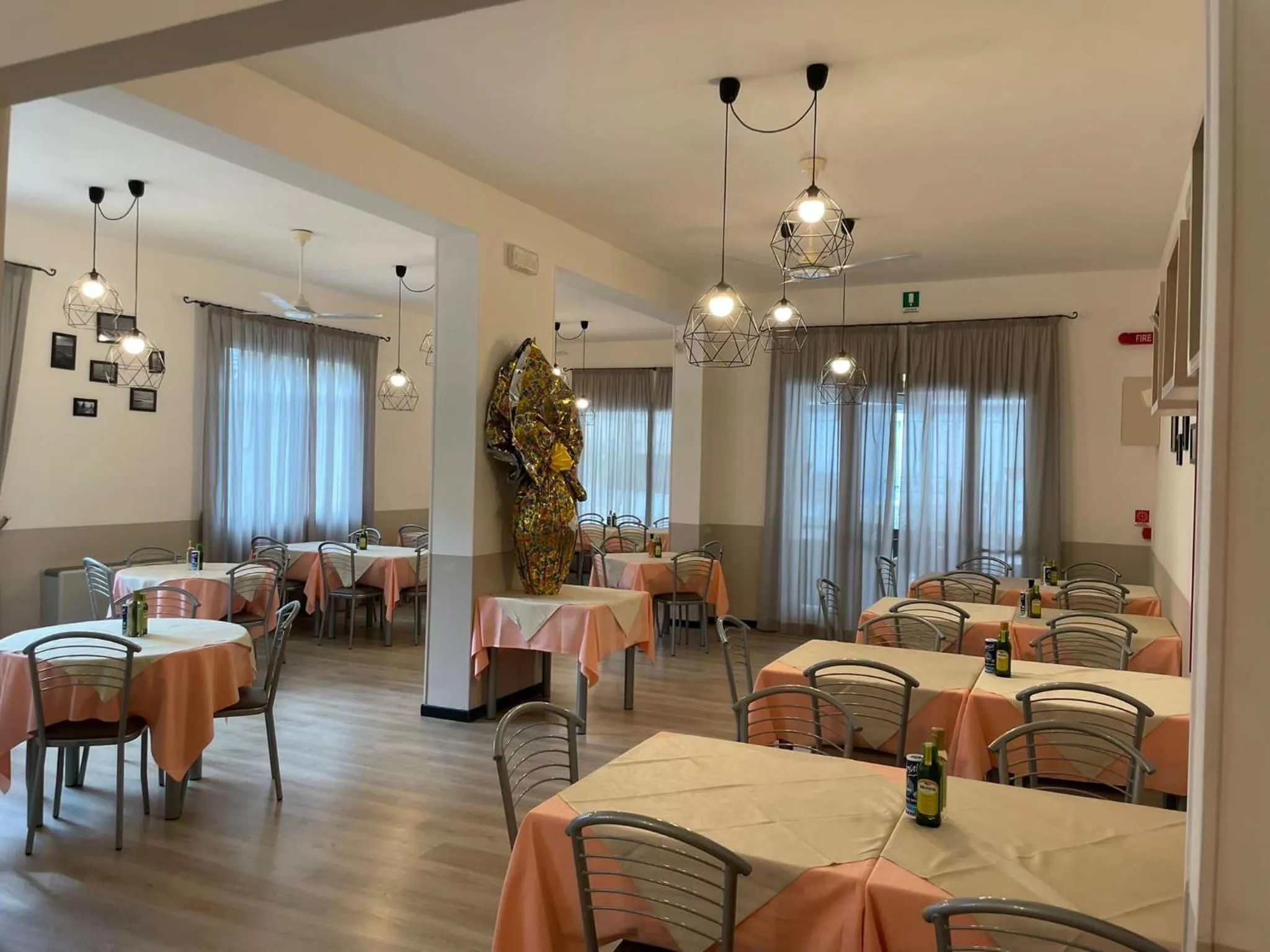 Restaurant/places to eat in Hotel Vera