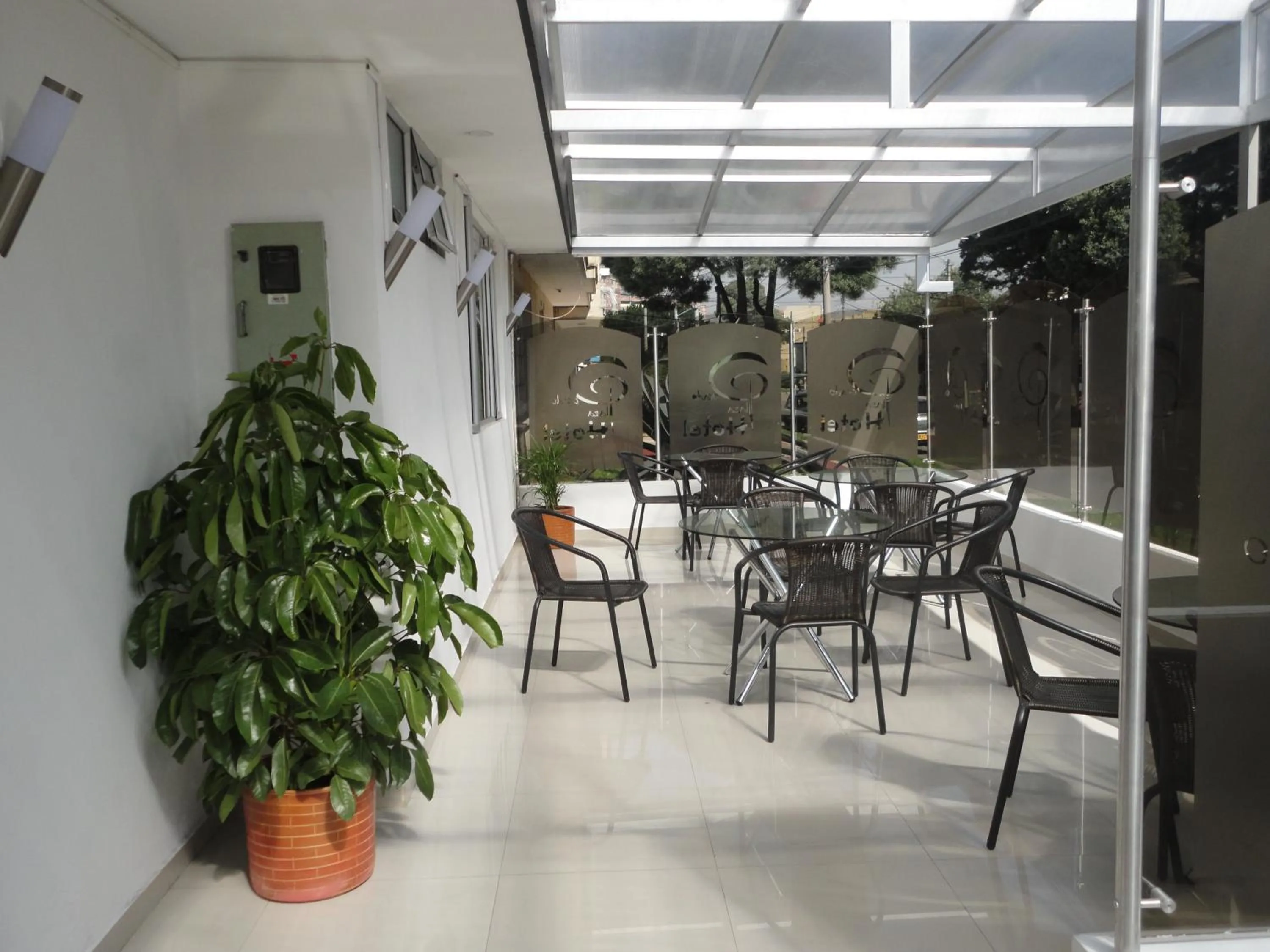 Seating area in Hotel Dorado Plaza Bogota