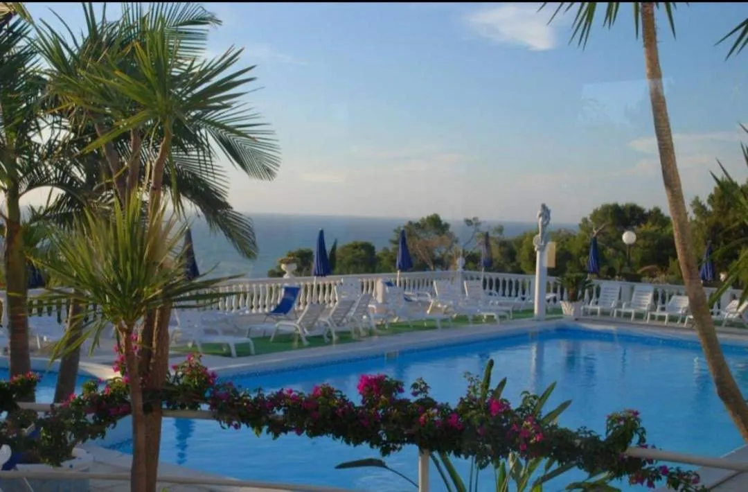 RESIDENCE EMARINE con SERVIZIO SPIAGGIA INCLUSO