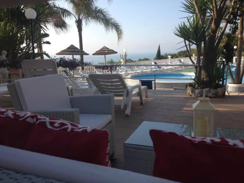 RESIDENCE EMARINE con SERVIZIO SPIAGGIA INCLUSO