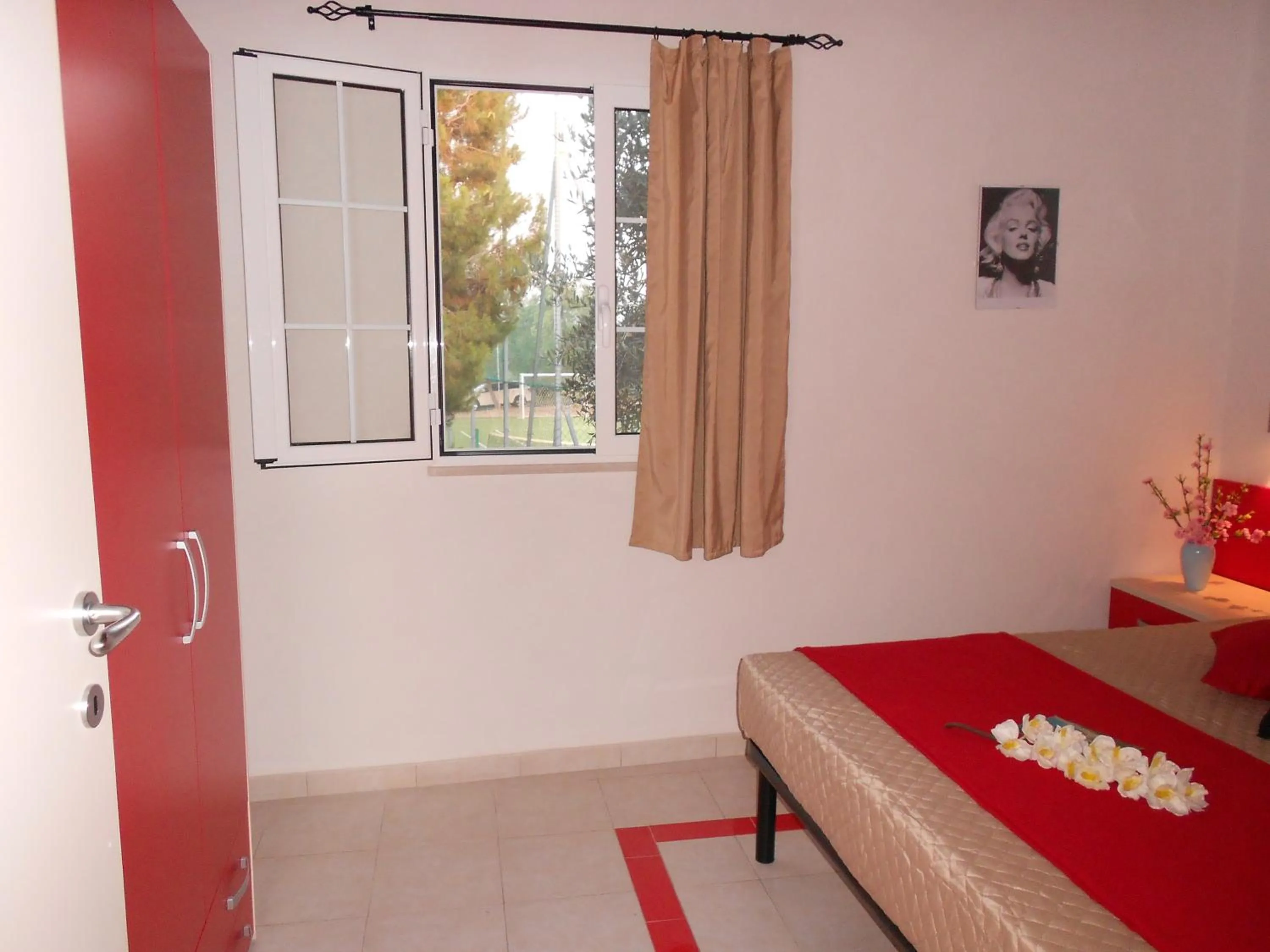 Day, Bed in RESIDENCE EMARINE con SERVIZIO SPIAGGIA INCLUSO