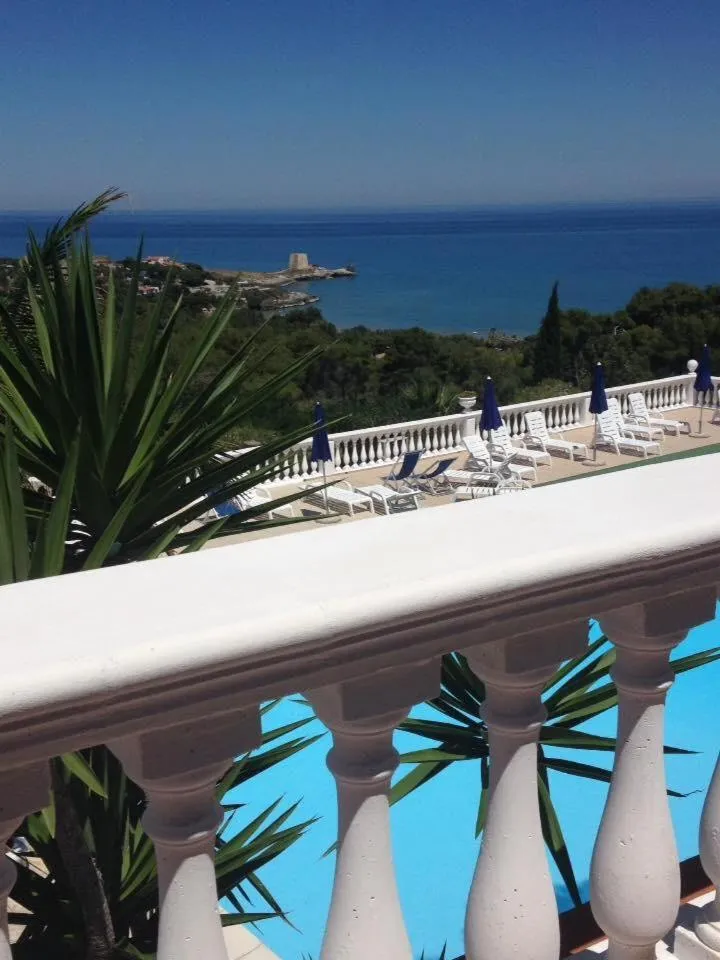 RESIDENCE EMARINE con SERVIZIO SPIAGGIA INCLUSO