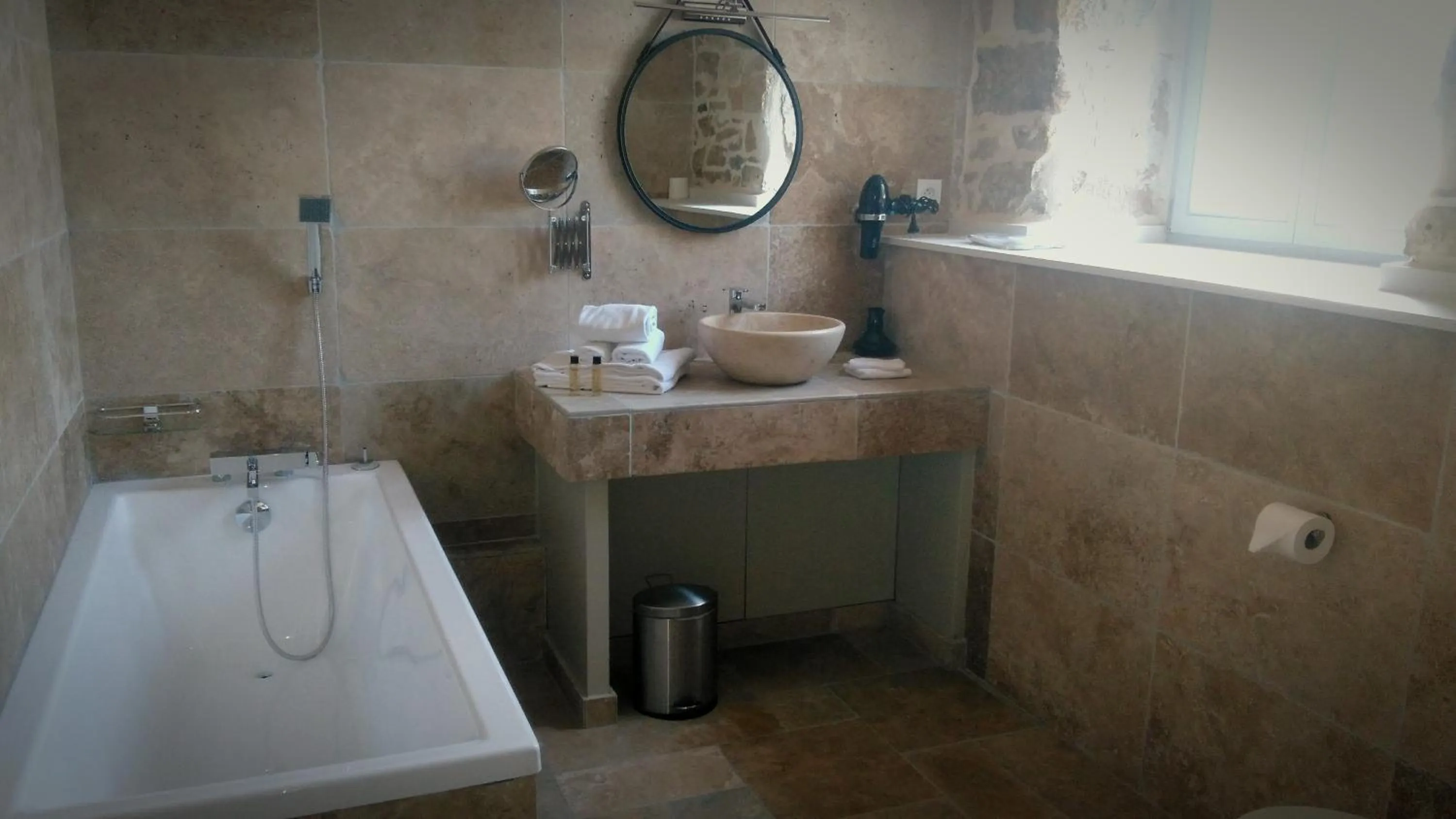 Bathroom in L'hôtel du Couvent