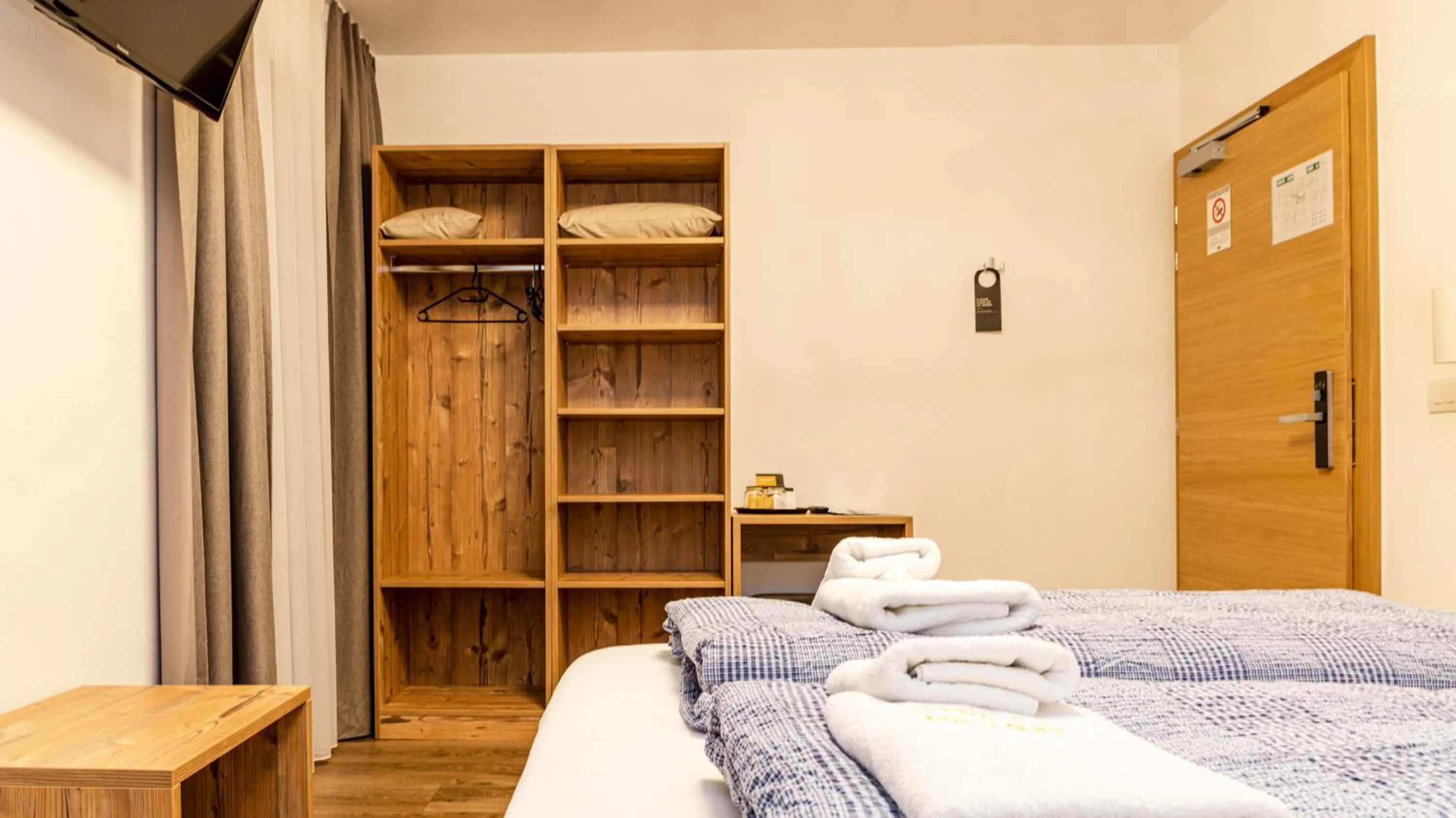 Bedroom, Bed in B&B Hotel Sonneck