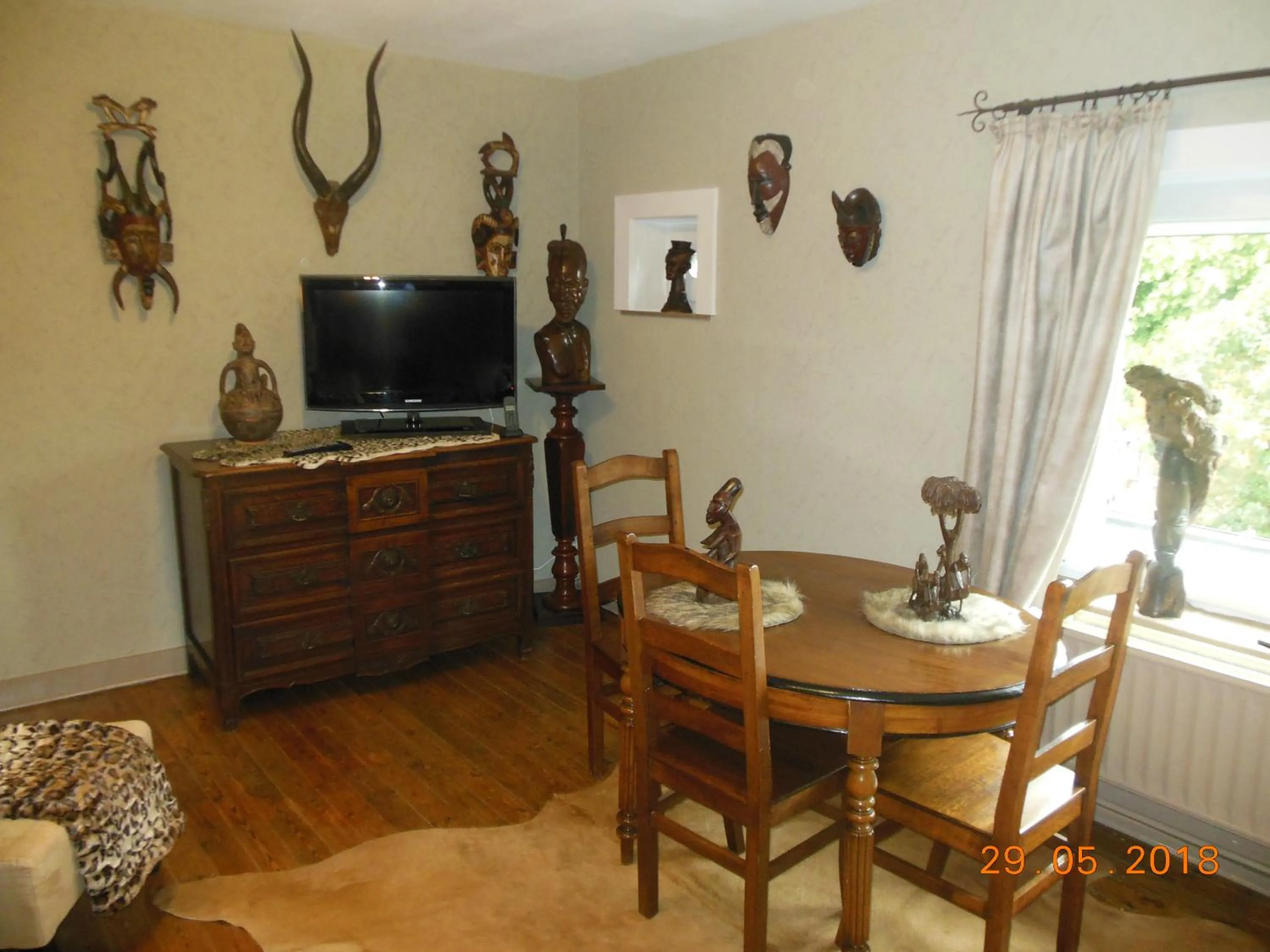 Seating area in Au trou perdu