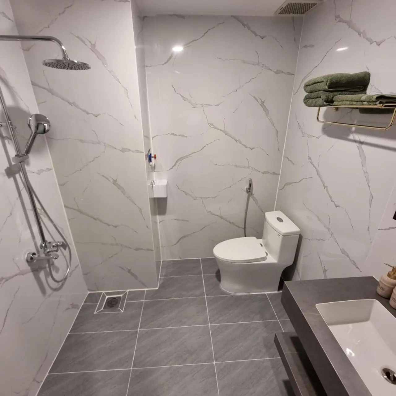 Bathroom in Ngoi Sao Phuong Nam Hotel