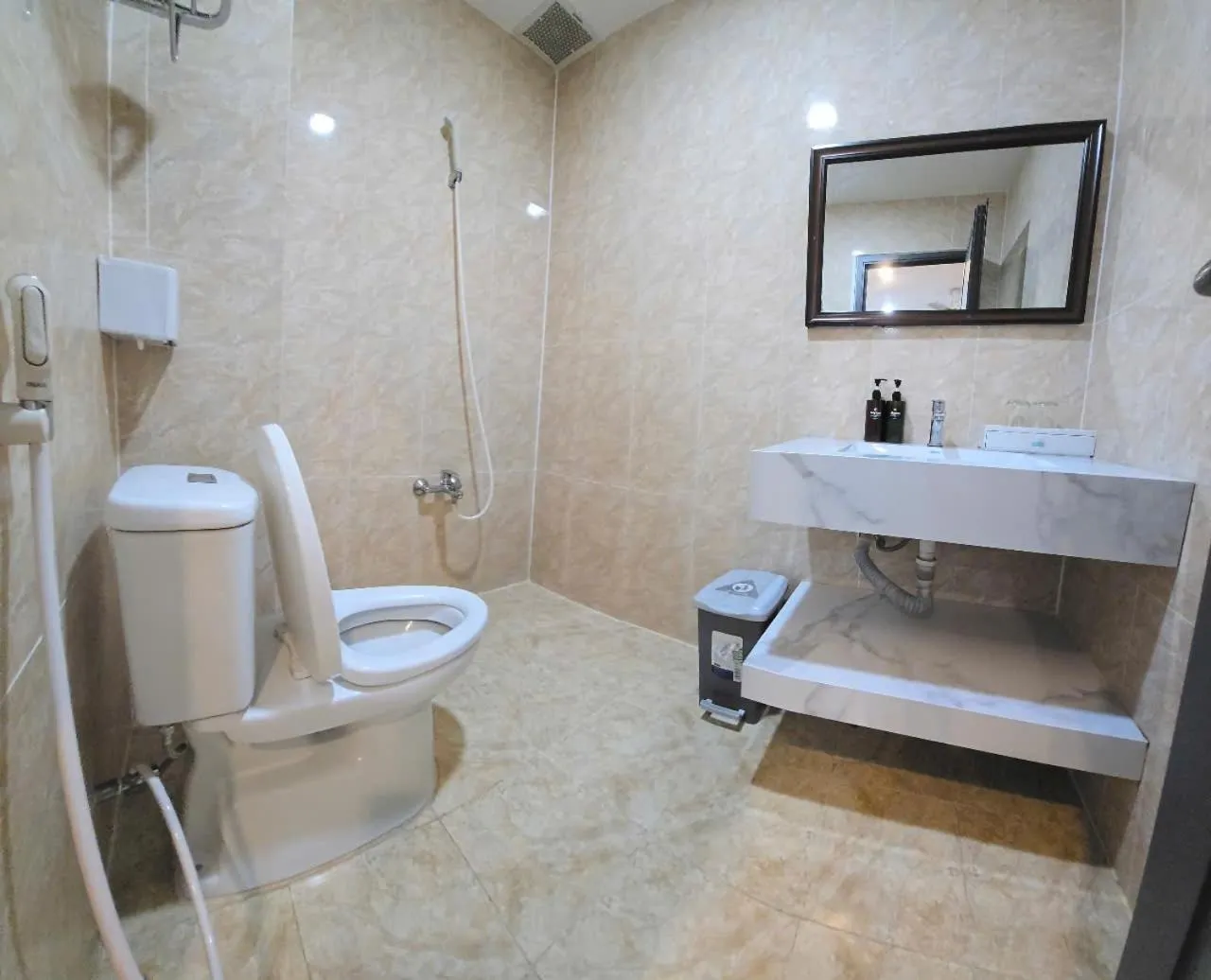 Bathroom in Ngoi Sao Phuong Nam Hotel