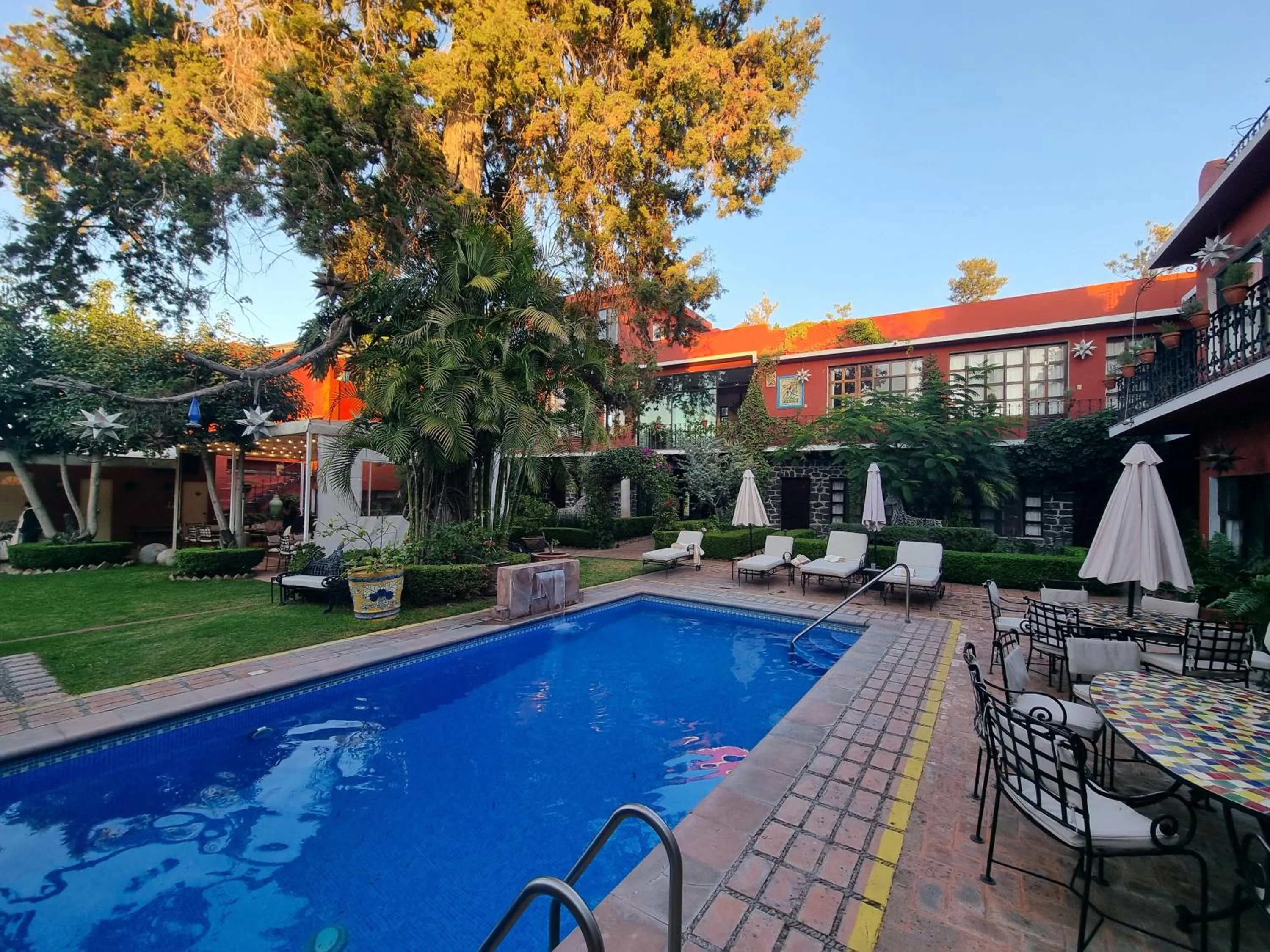 Property building in Hacienda de las Flores