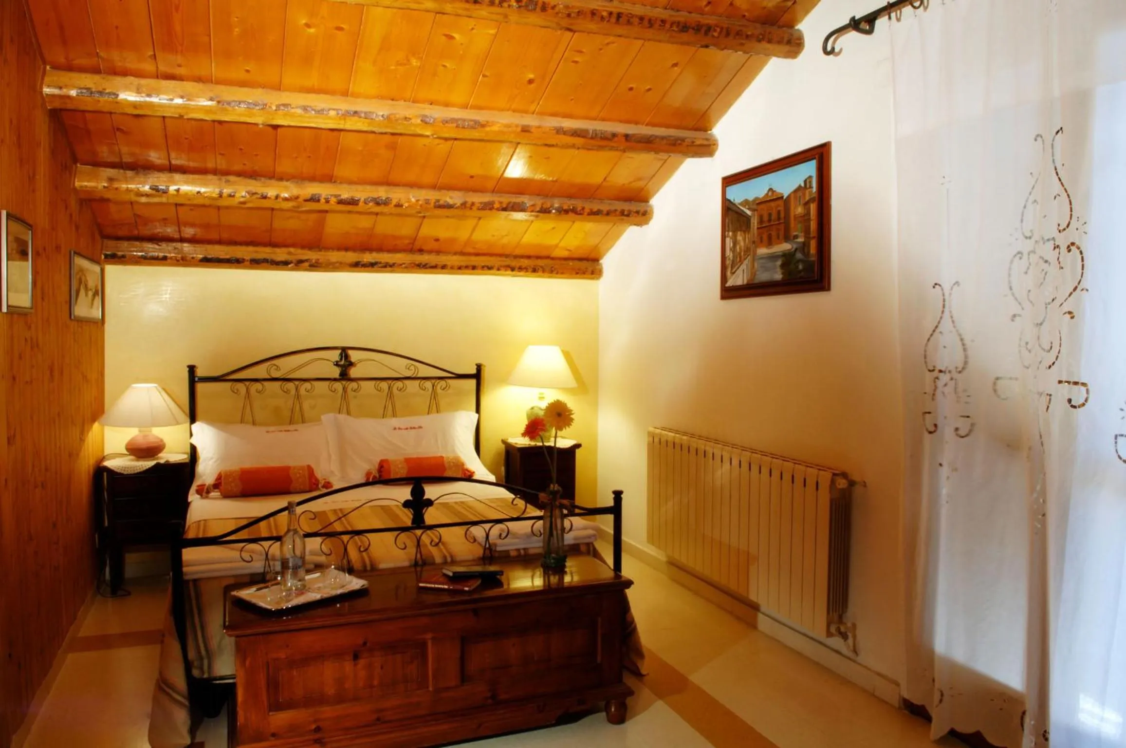 Photo of the whole room, Bed in La Casa sulla Collina d'Oro