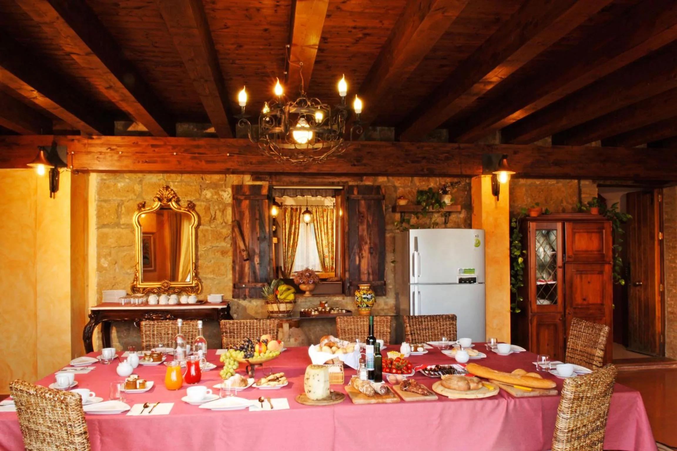 Buffet breakfast in La Casa sulla Collina d'Oro