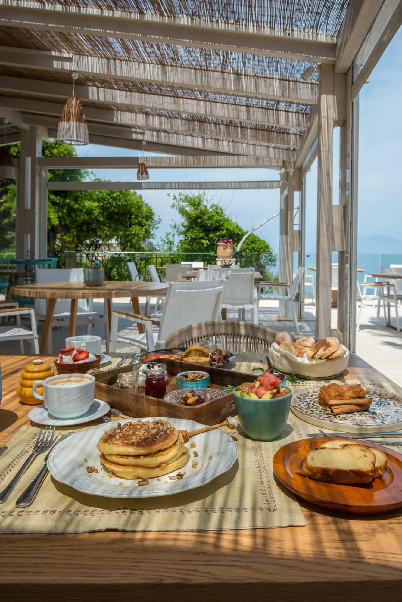 Restaurant/places to eat in Erietta Aparthotel