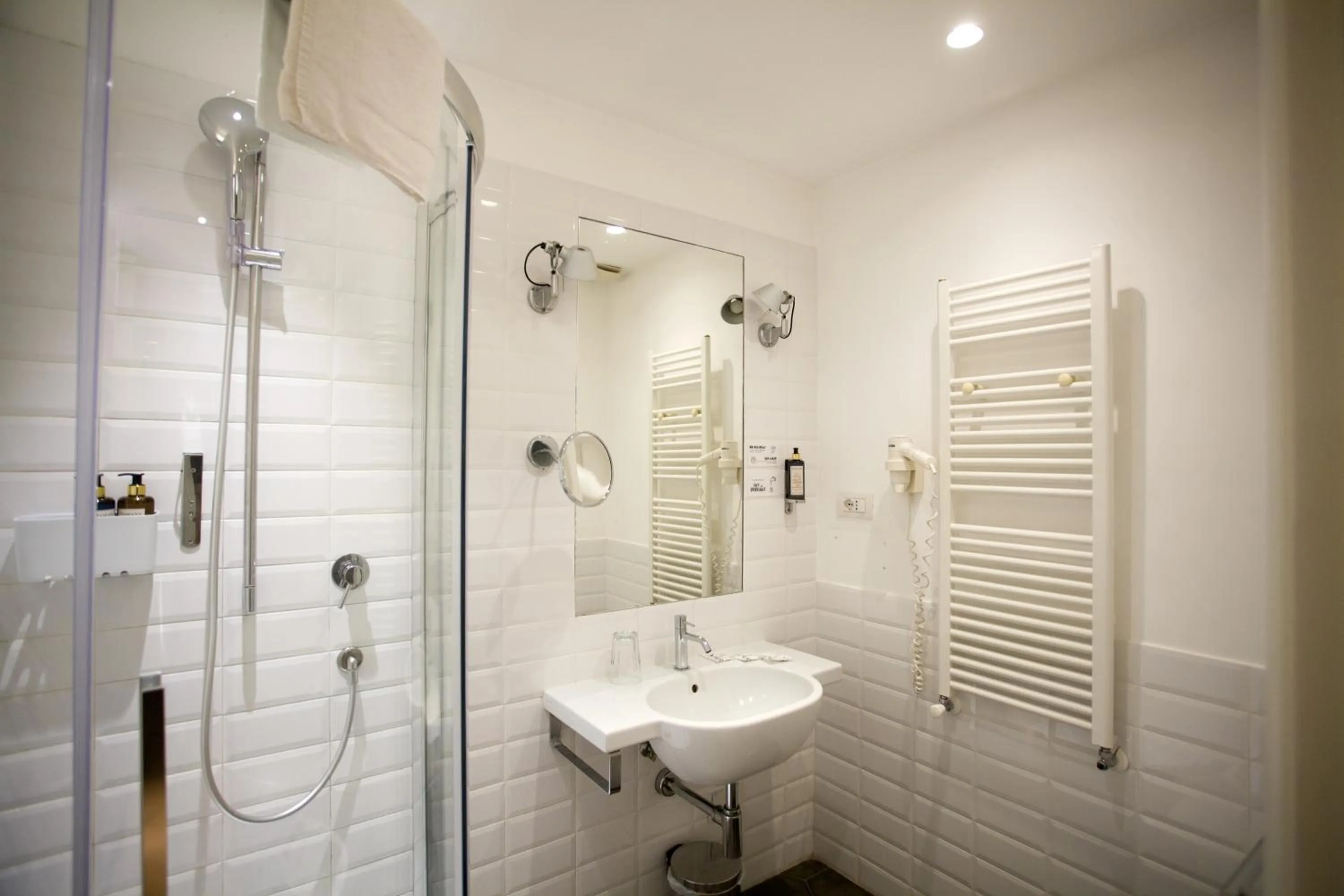 Shower in Ripetta 25 Prestige Rooms
