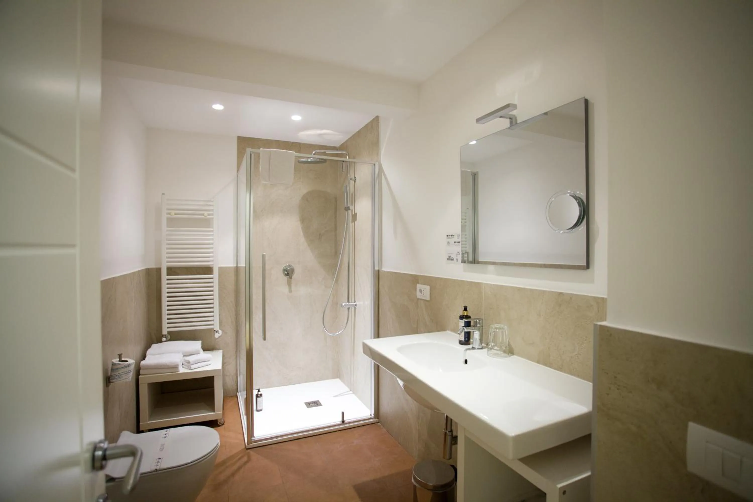 Shower in Ripetta 25 Prestige Rooms