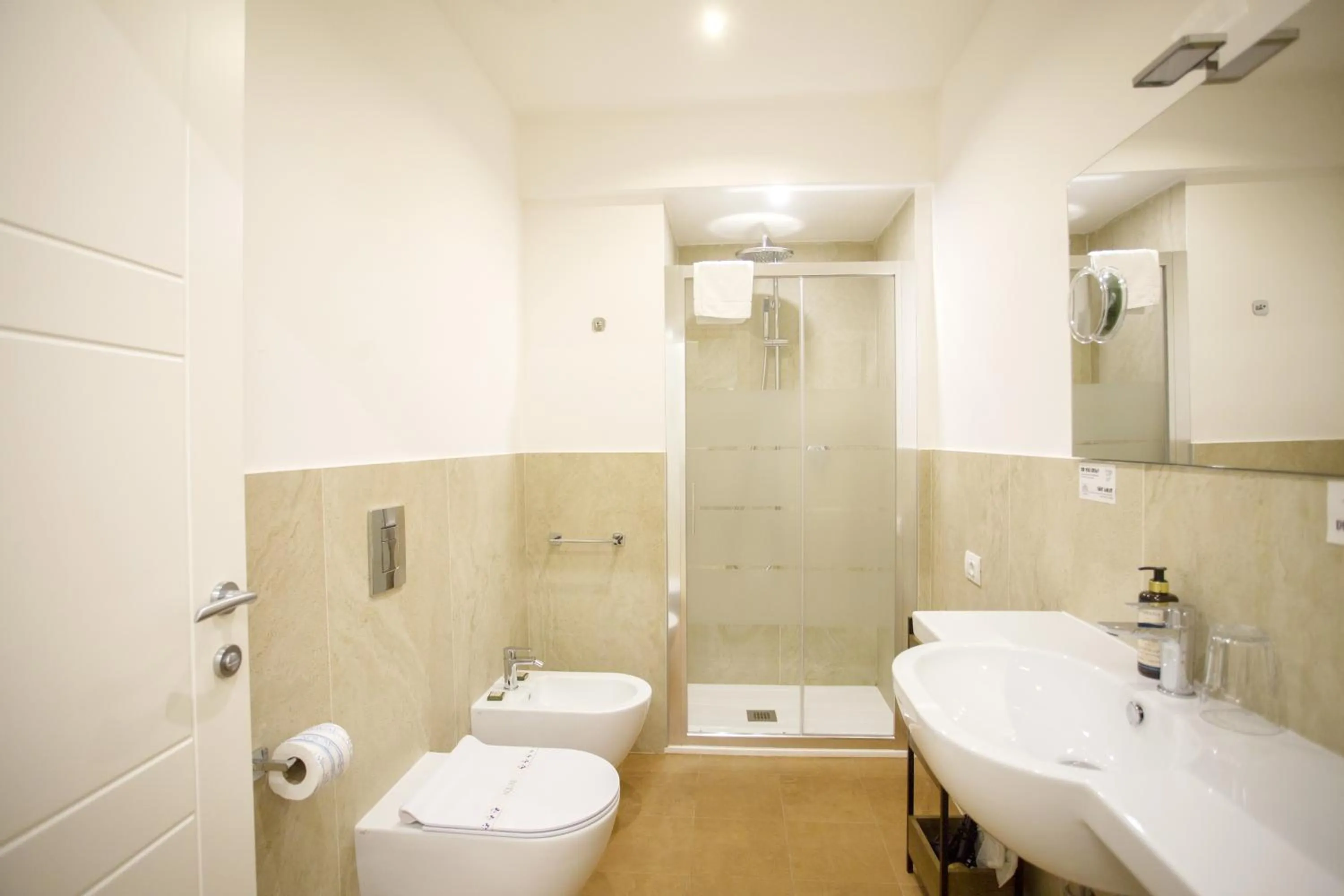 Shower in Ripetta 25 Prestige Rooms