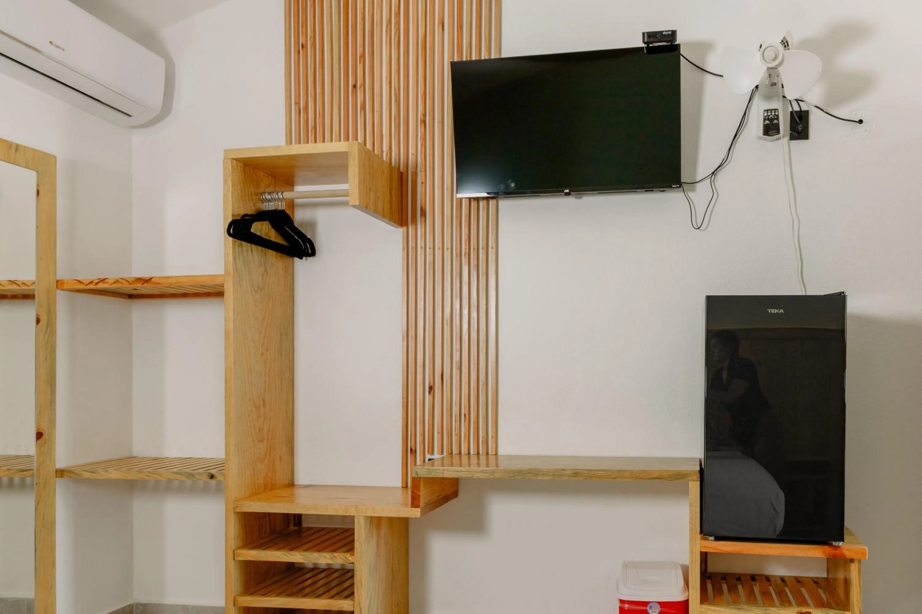 Communal lounge/ TV room in Bungalows Zicatela