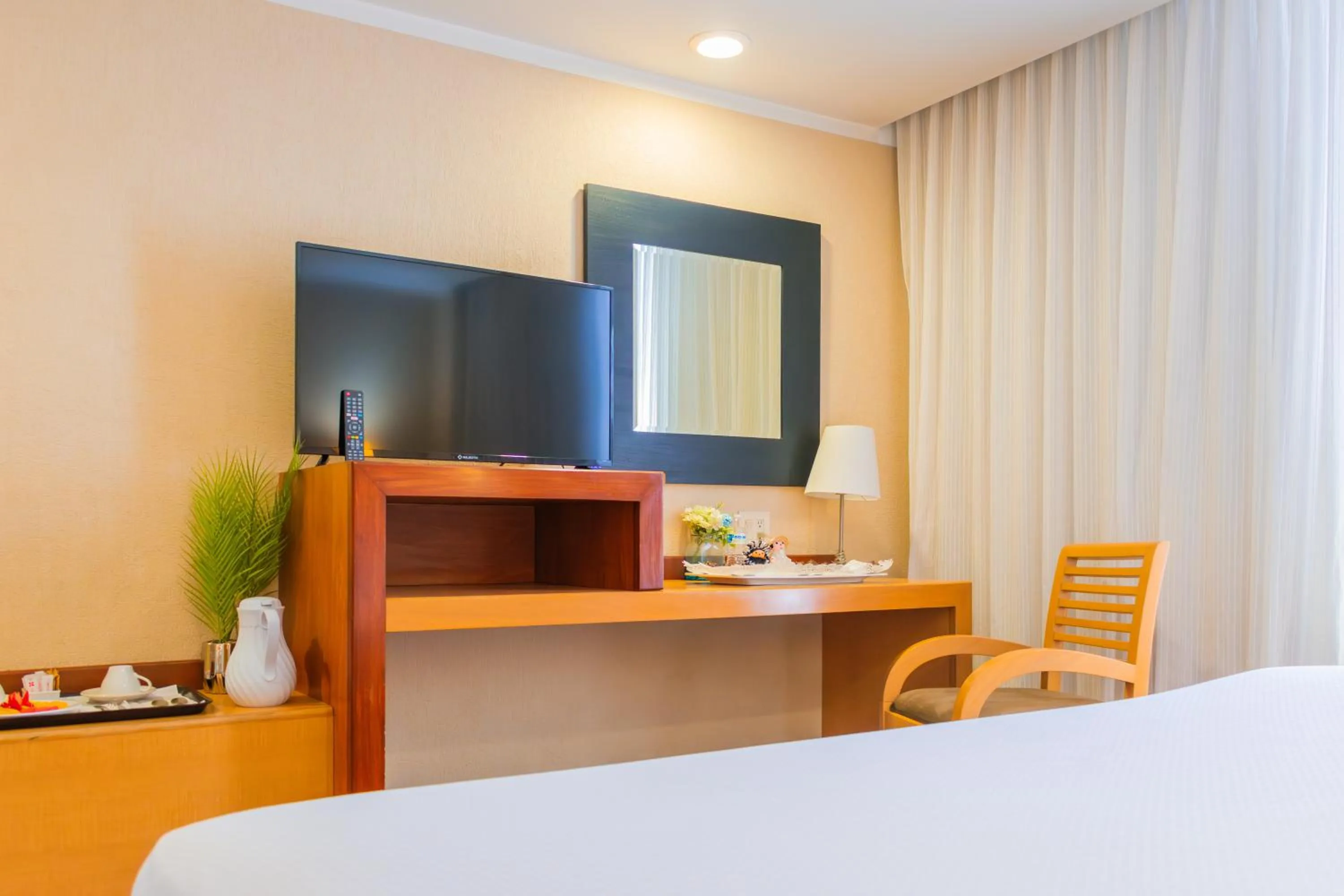 Photo of the whole room, Bed in Hotel Mirabel