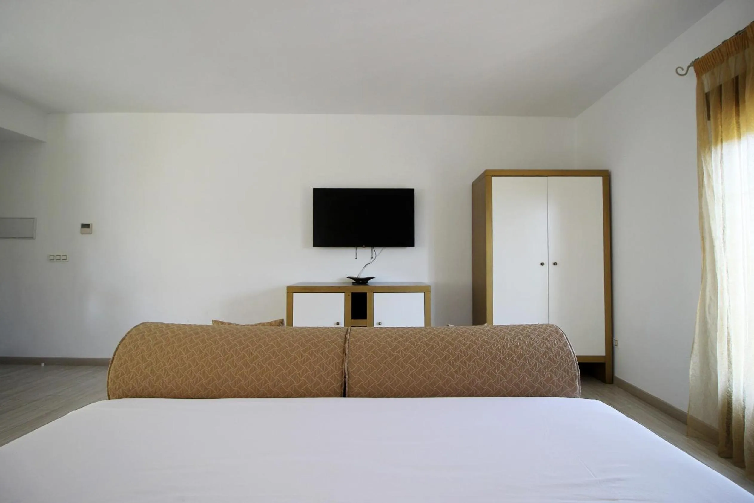 Photo of the whole room, Bed in Villa Xarahiz