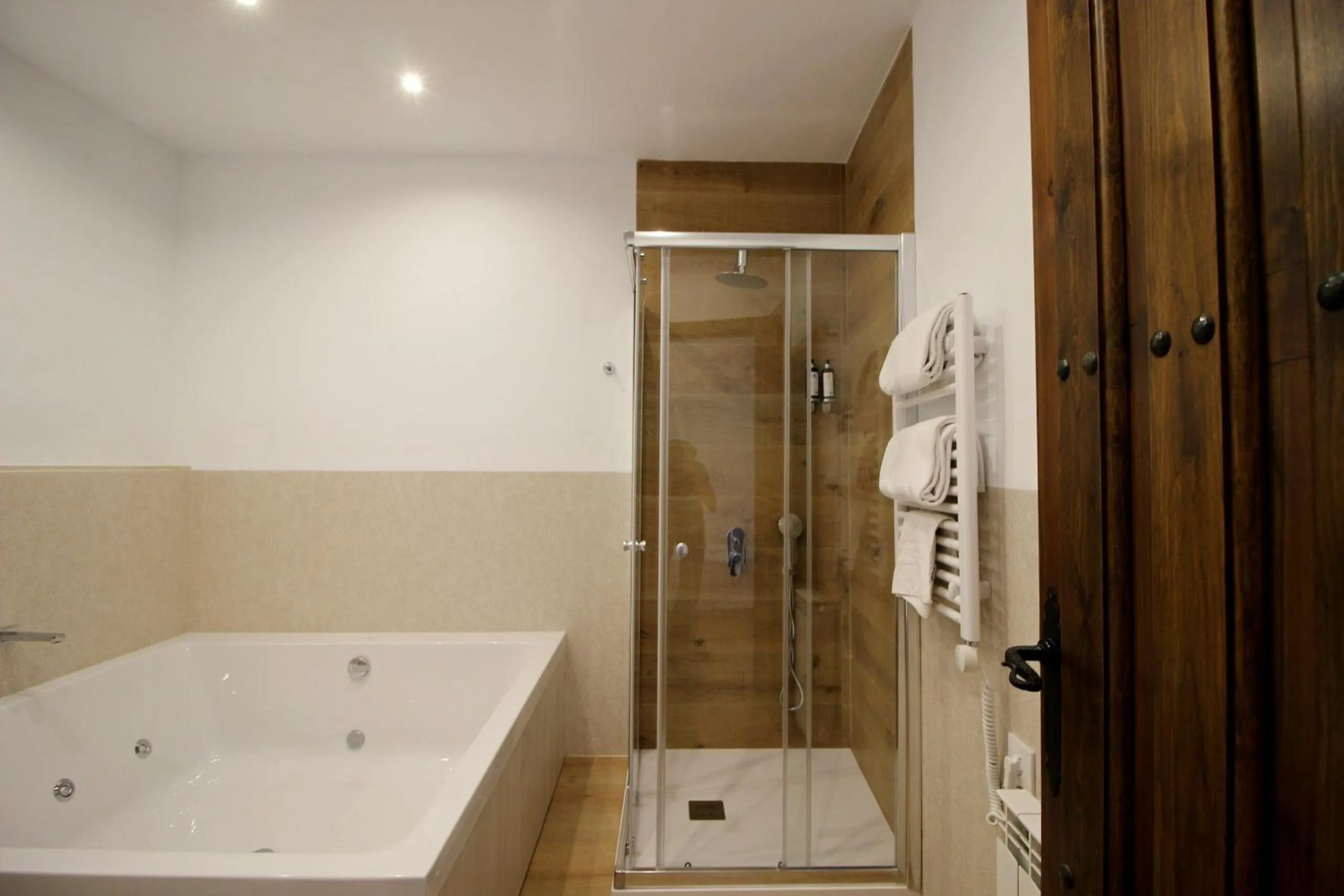 Bath in Villa Xarahiz