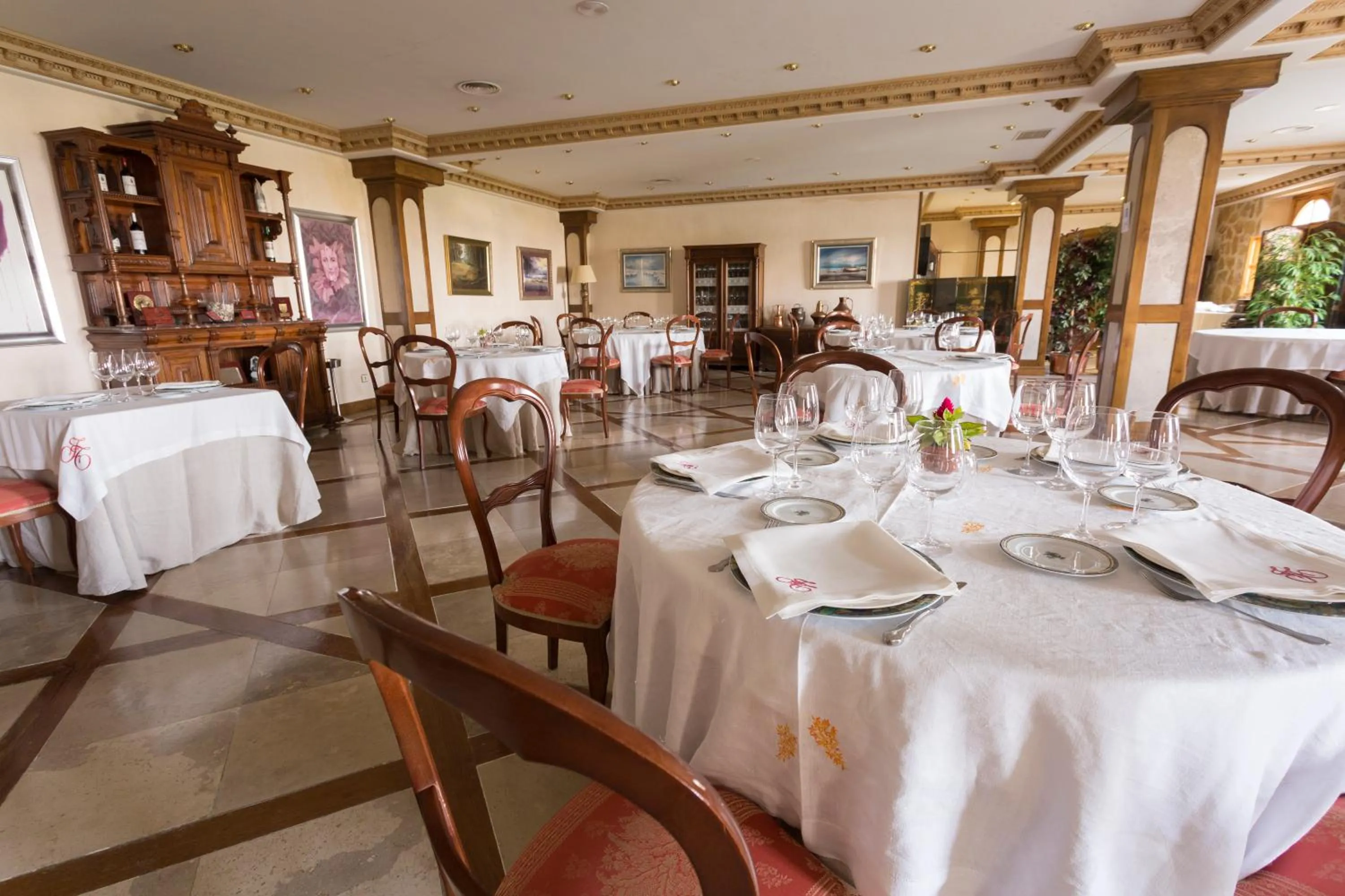 Restaurant/places to eat in Hotel Torremilanos