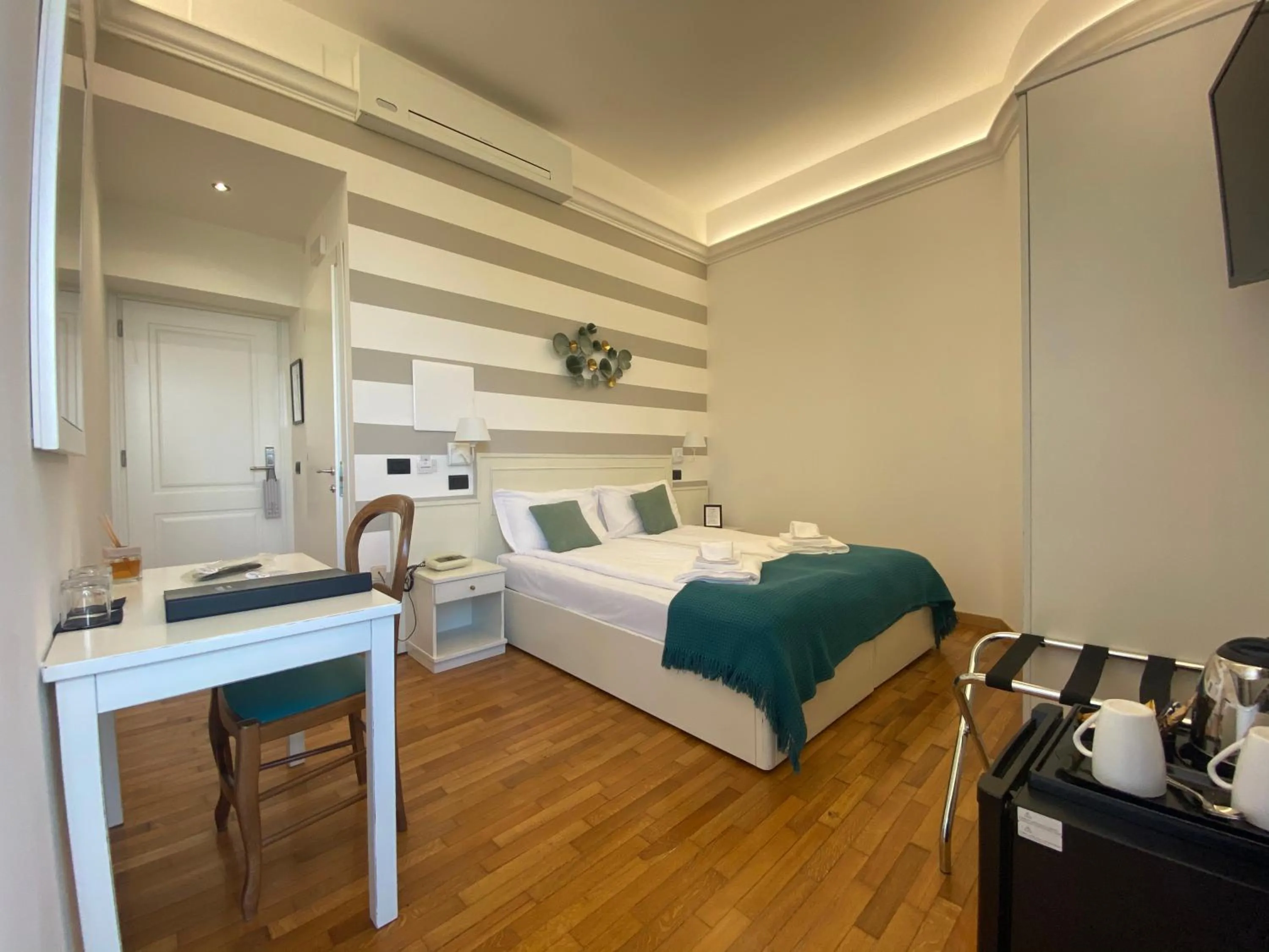 Bedroom, Bed in Hotel La Fontana