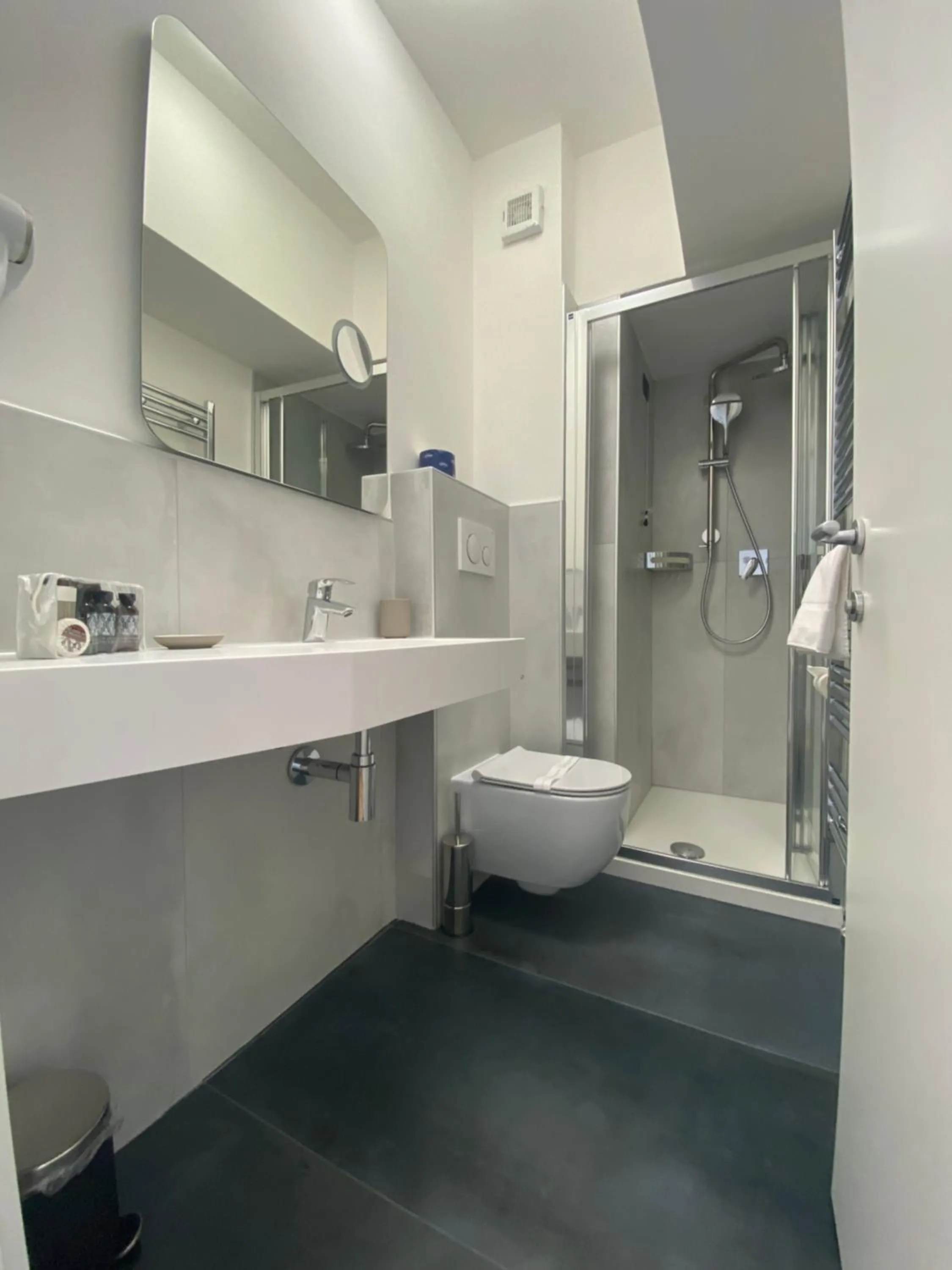 Shower in Hotel La Fontana