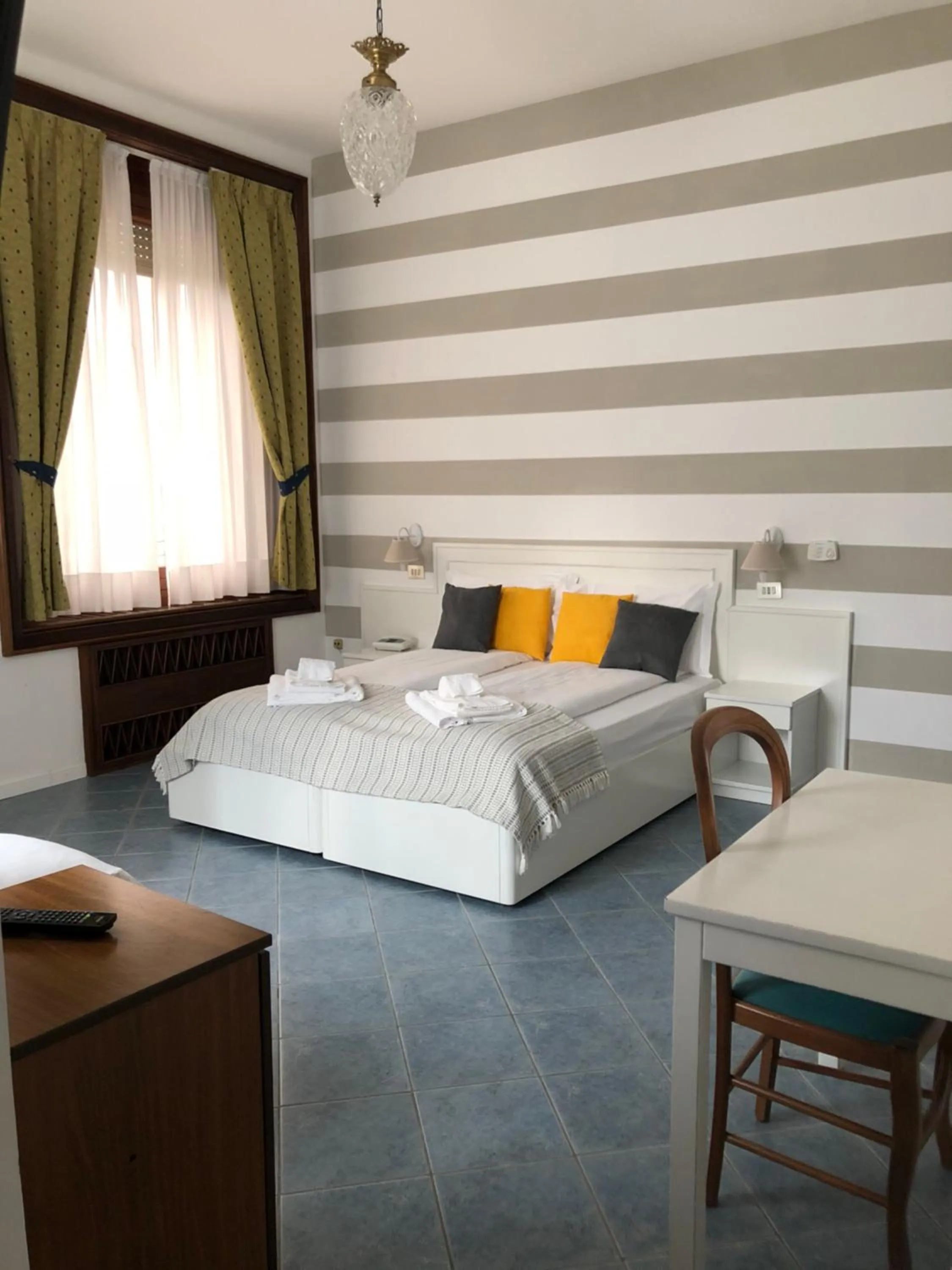 Family, Bed in Hotel La Fontana