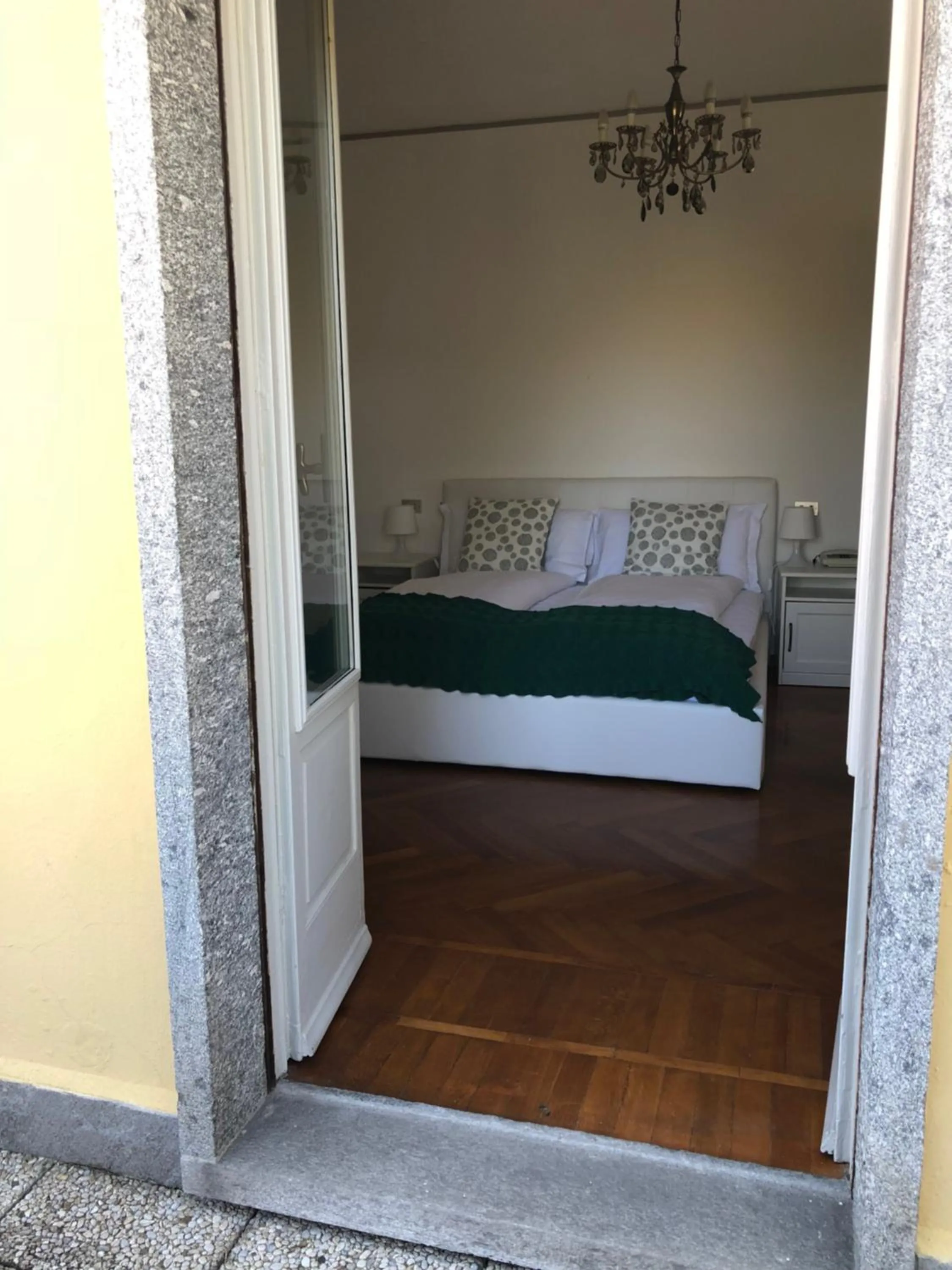 Patio, Bed in Hotel La Fontana