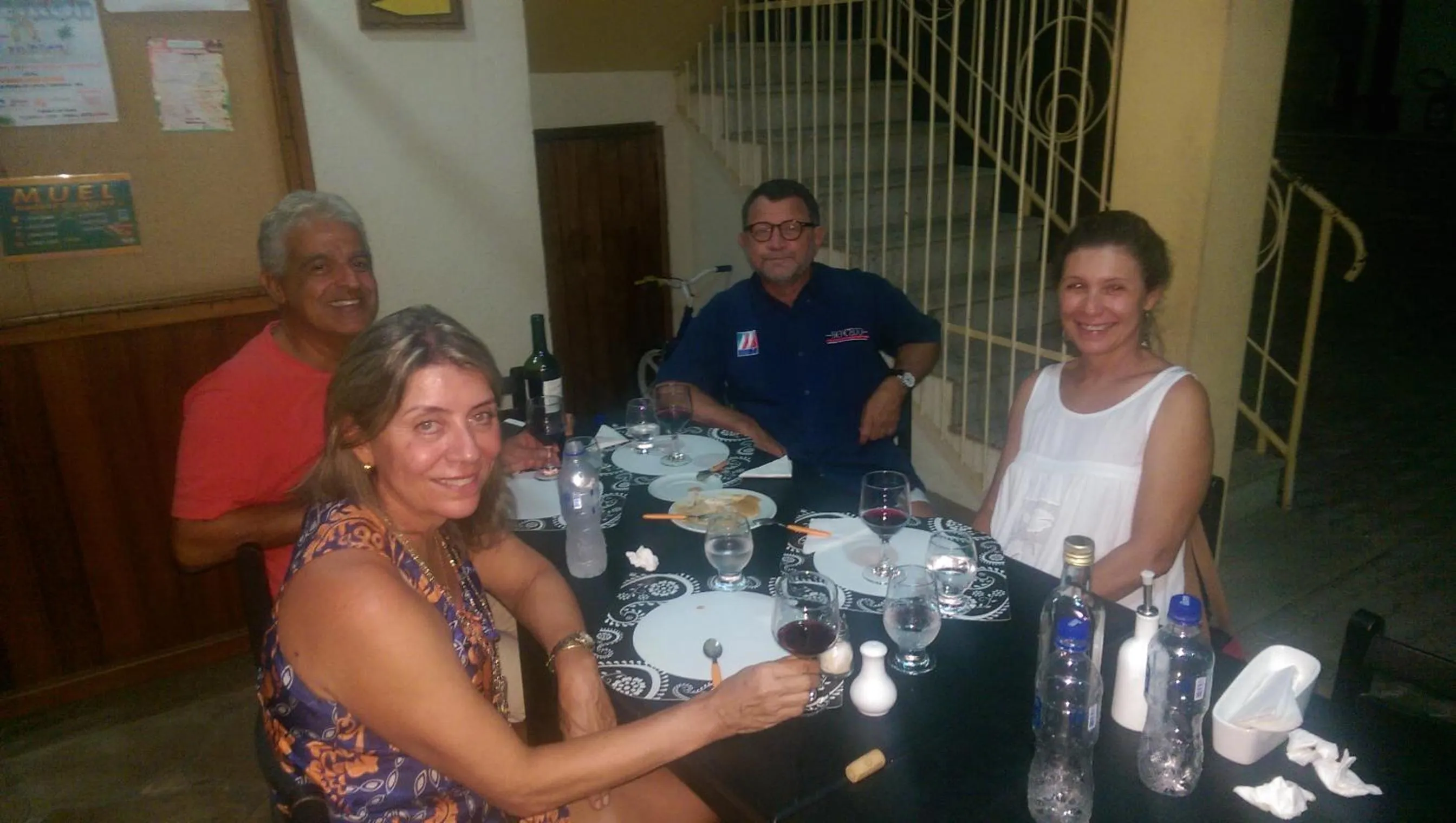 Restaurant/places to eat in Pousada Tropicalia