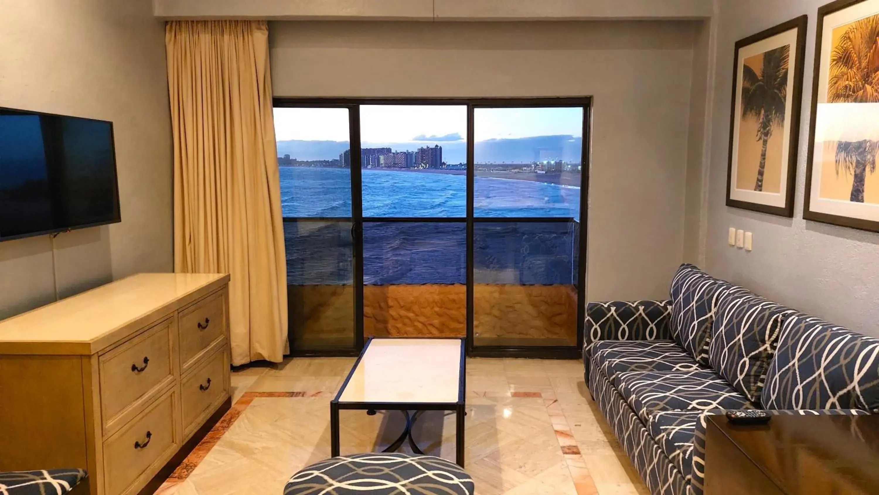 Master Suite Ocean View with Balcony King Bed & Sofa Bed in Peñasco del Sol Hotel Master Suite Ocean View with Balcony King Bed & Sofa Bed in Peñasco del Sol Hotel
