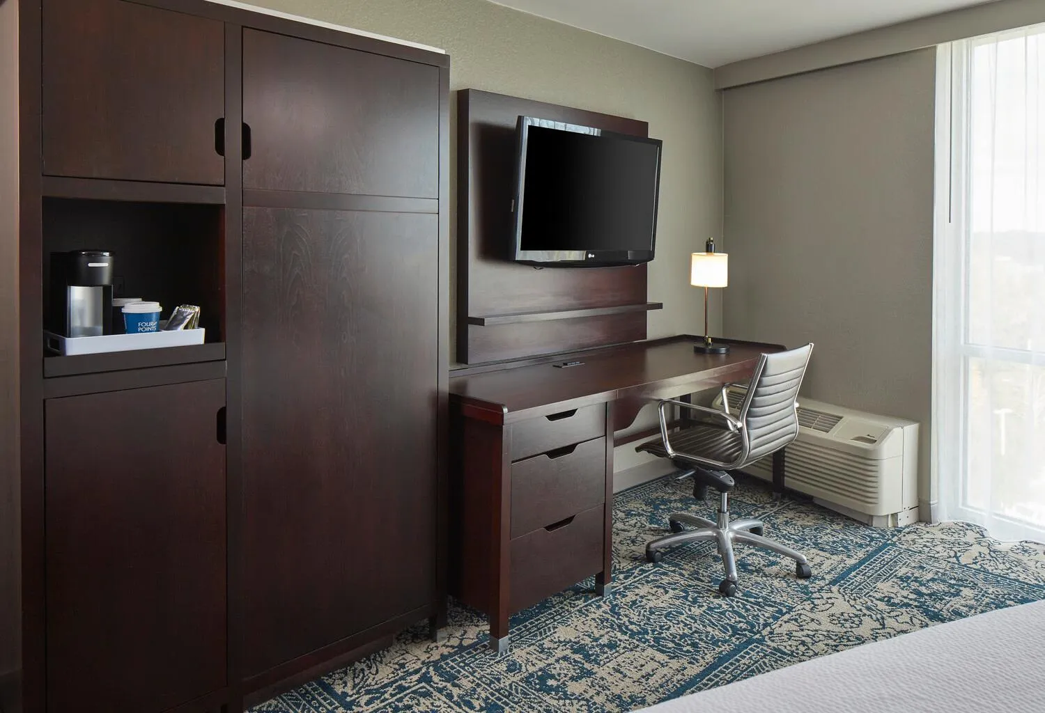 Bedroom, Bed in Four Points by Sheraton Tallahassee Downtown